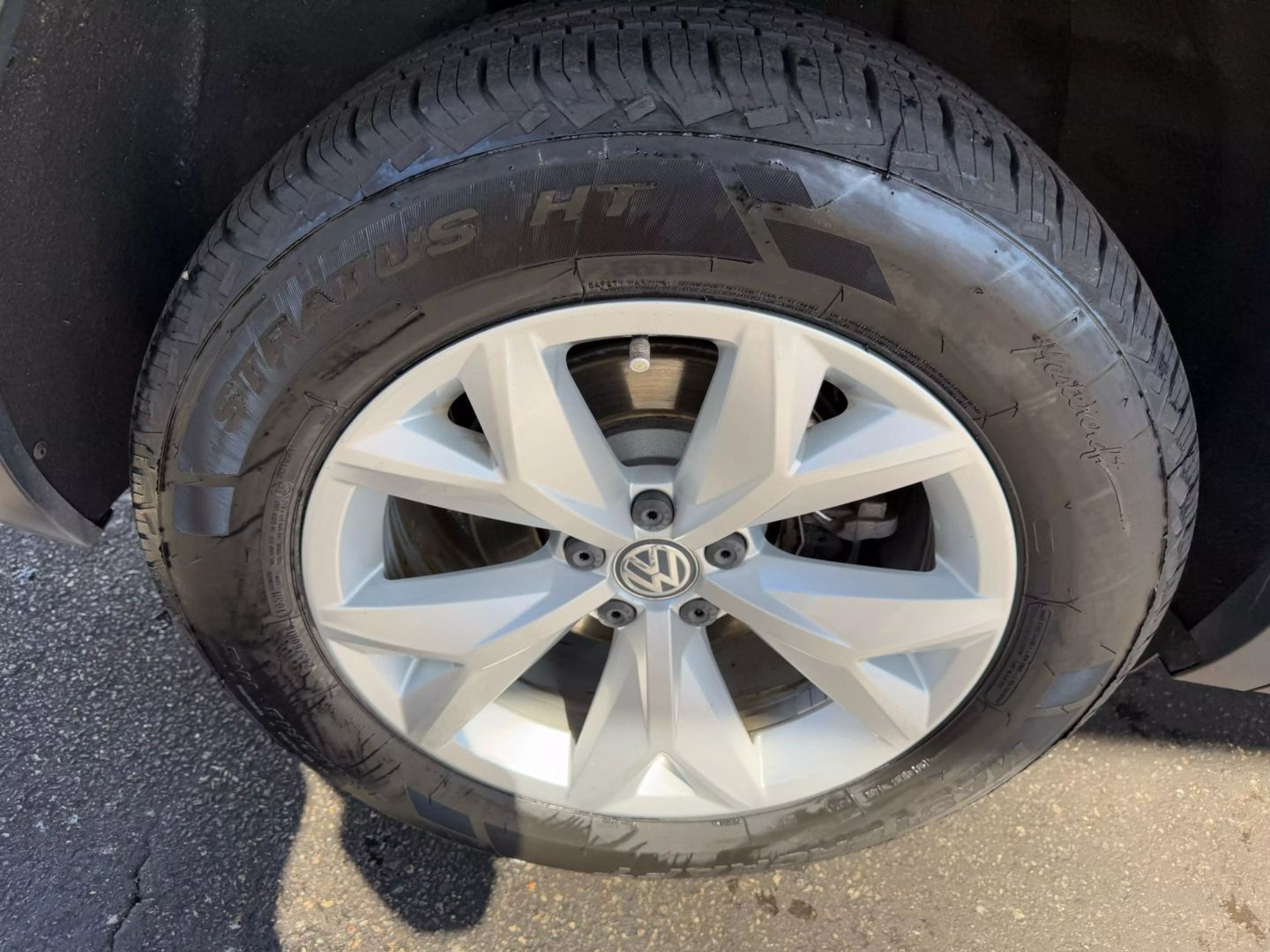 2018 Volkswagen Atlas - Image 45