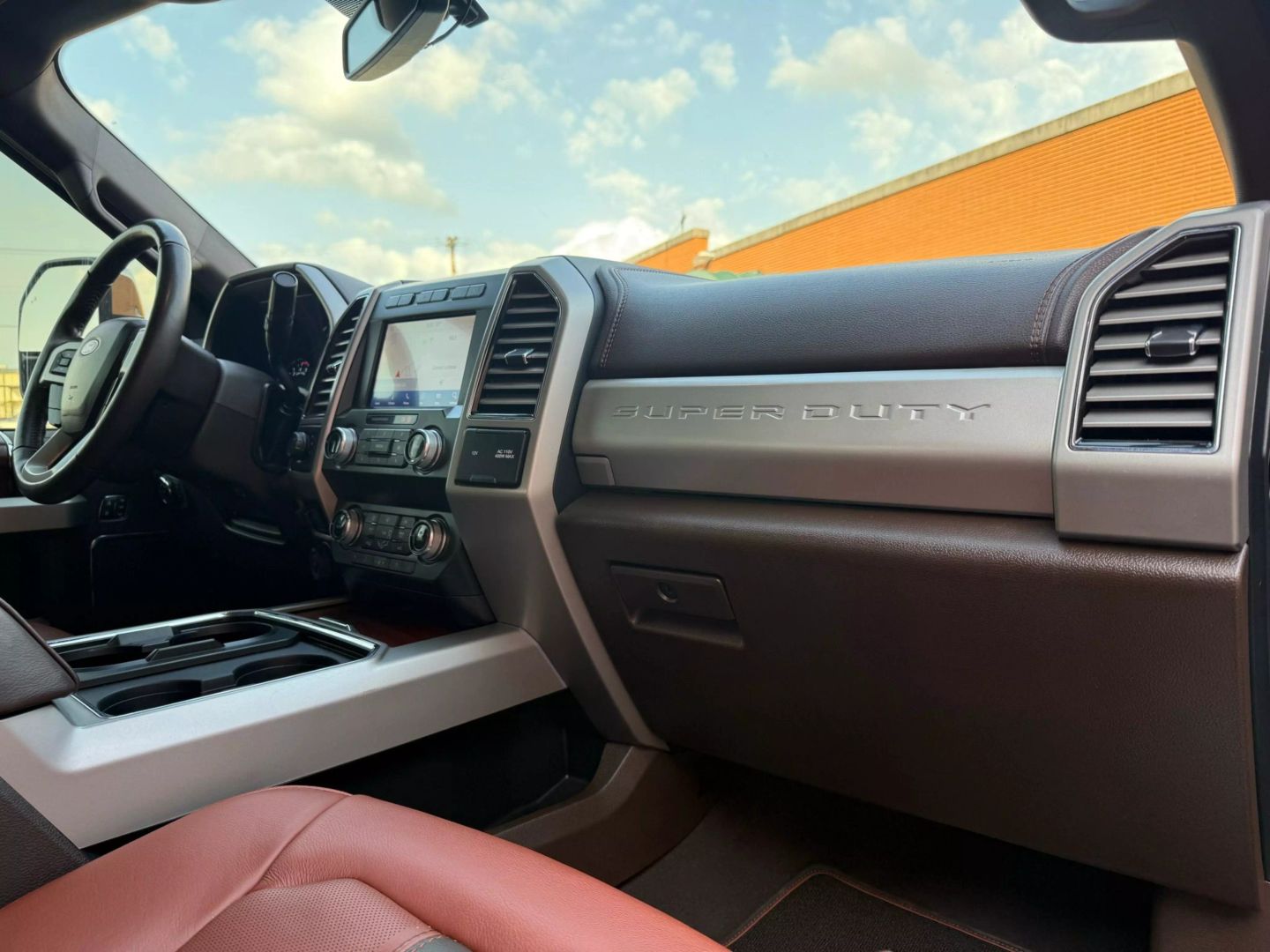 2021 Ford F250 Super Duty Crew Cab - Image 24