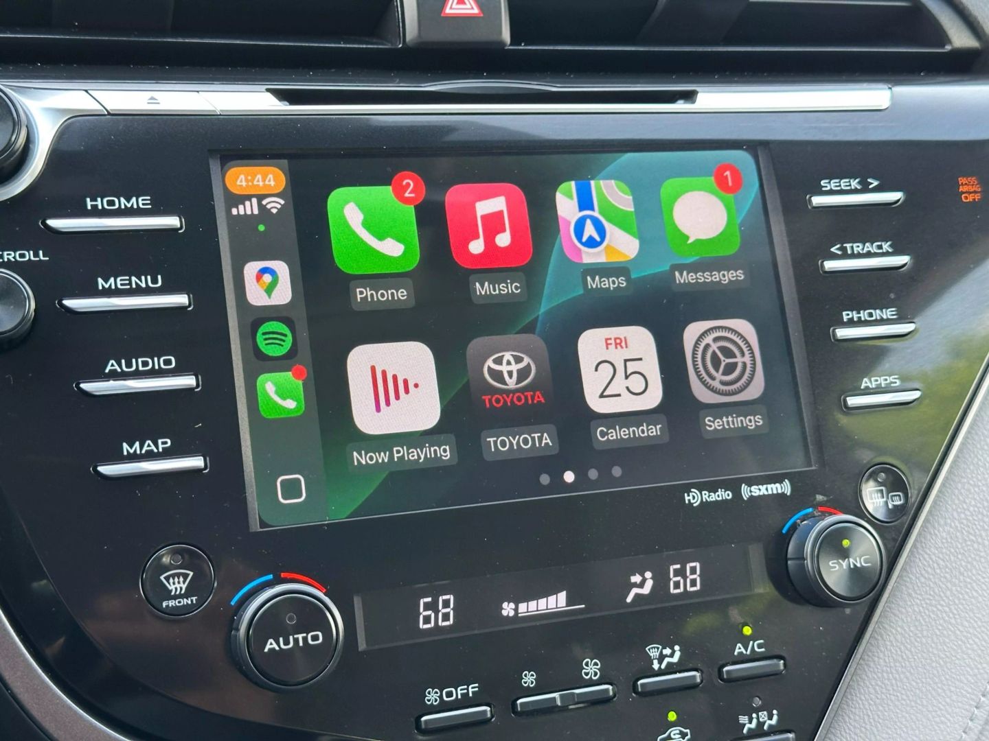2020 Toyota Camry Hybrid - Image 35
