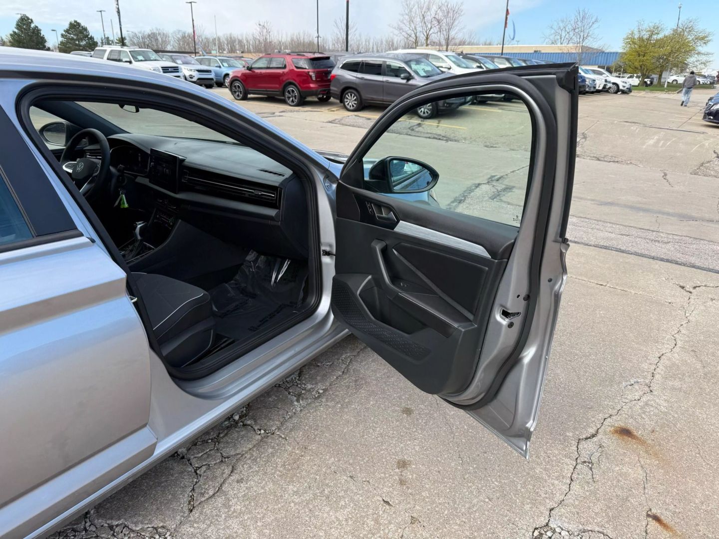 2025 Volkswagen Jetta - Image 22