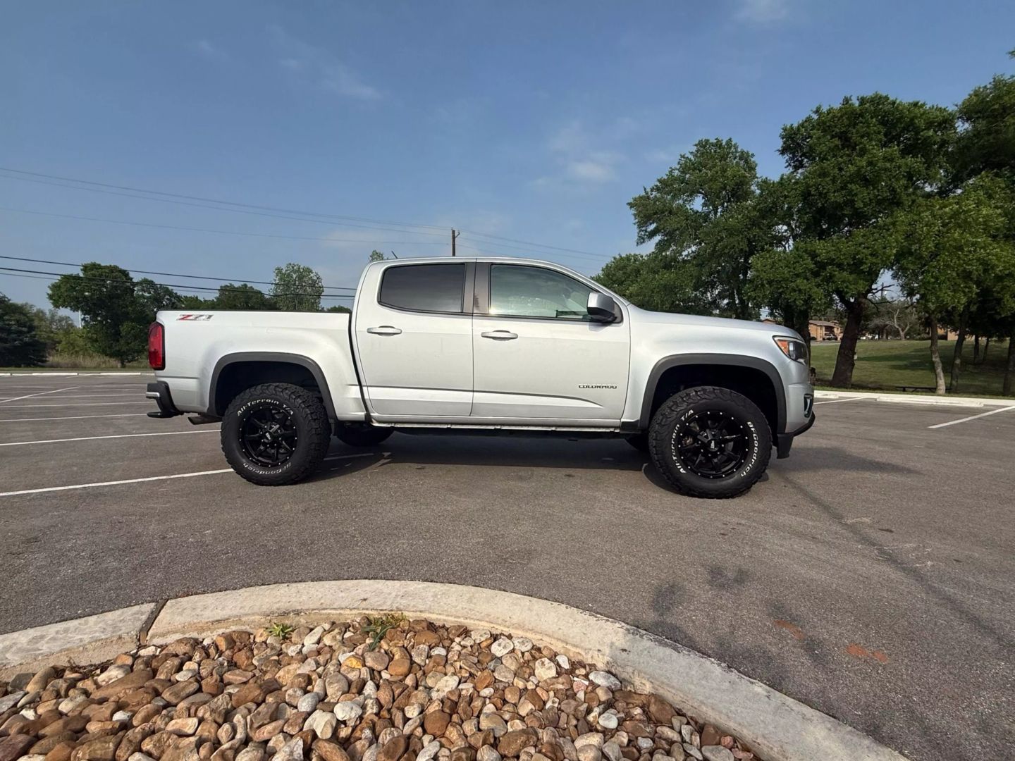 2016 Chevrolet Colorado Crew Cab - Image 3