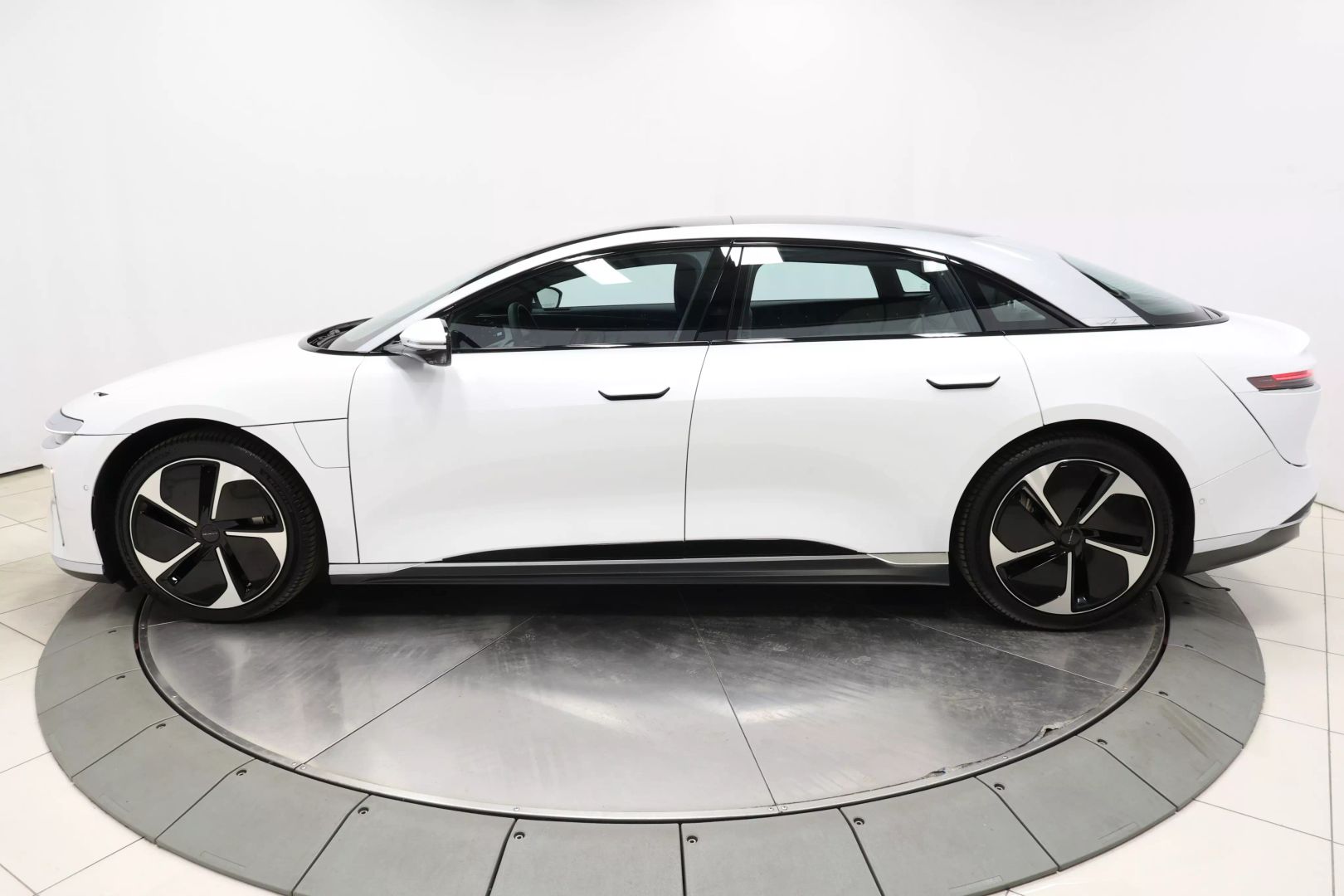 2023 Lucid Air - Image 6