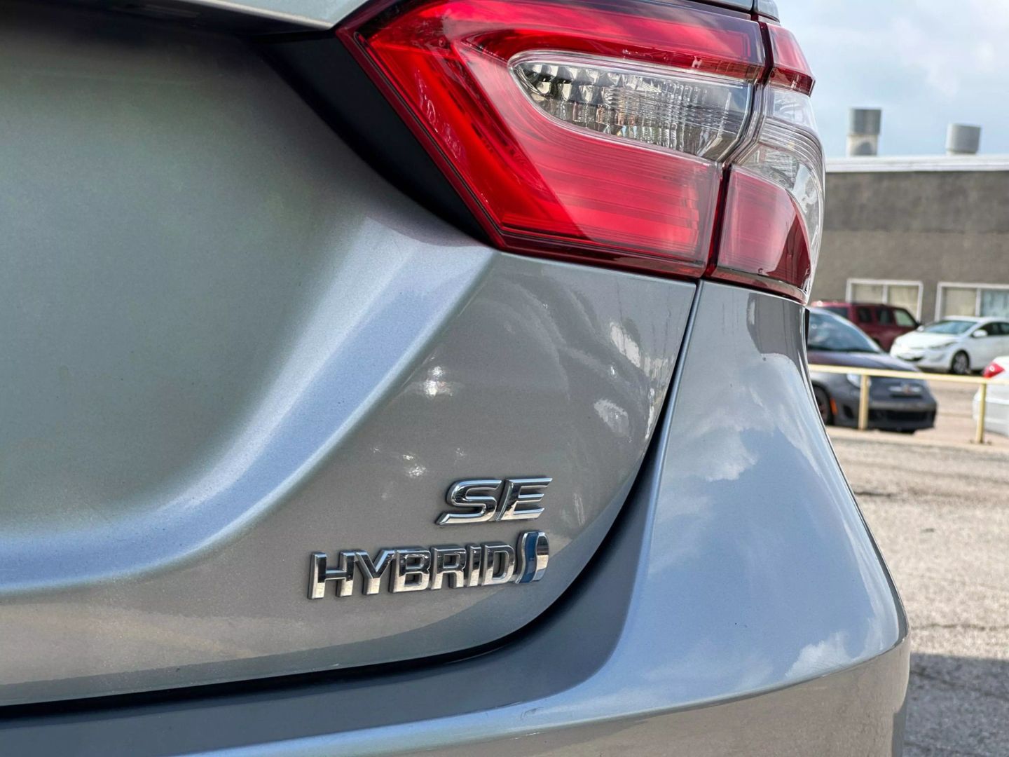 2020 Toyota Camry Hybrid - Image 51