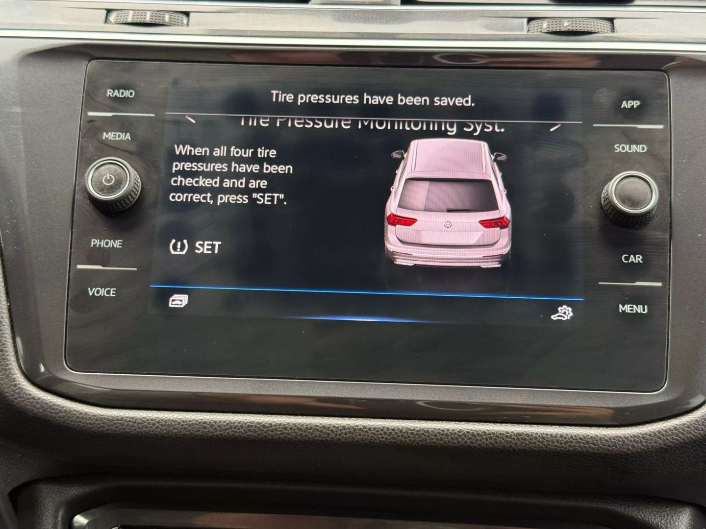 2021 Volkswagen Tiguan - Image 36