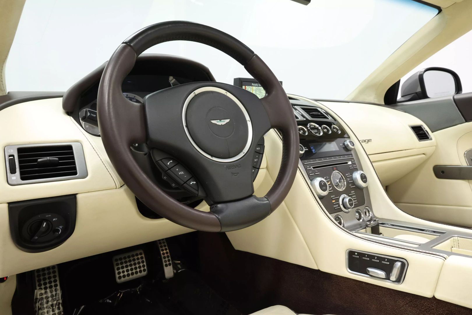 2012 Aston Martin Virage - Image 2