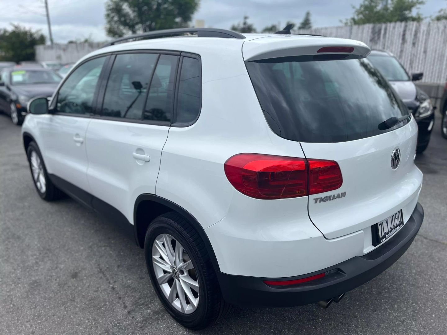 2015 Volkswagen Tiguan  Vin: Wvgav7ax6fw600663 Stock Id: 600663 - Image 4