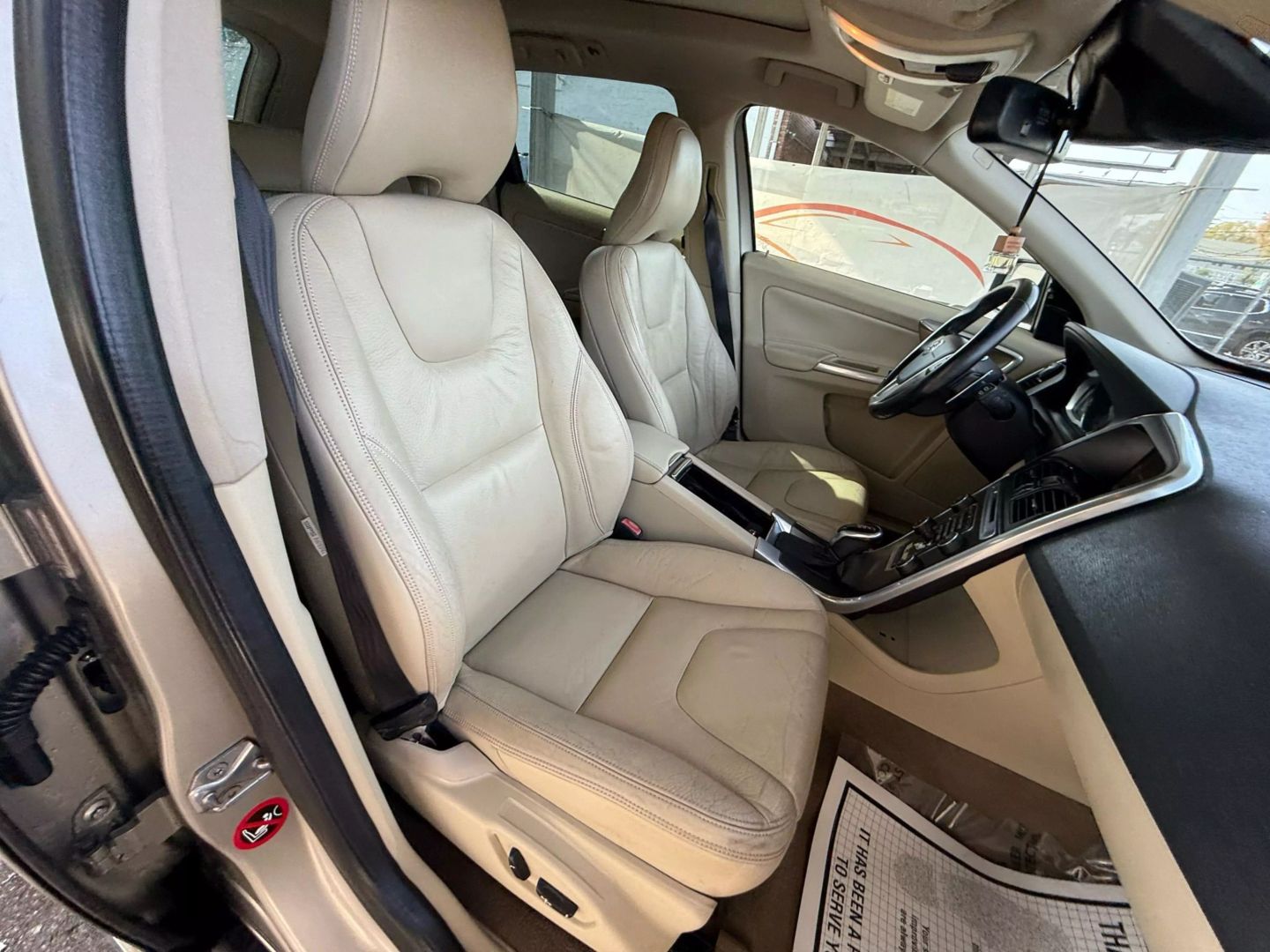 2014 Volvo Xc60 - Image 26
