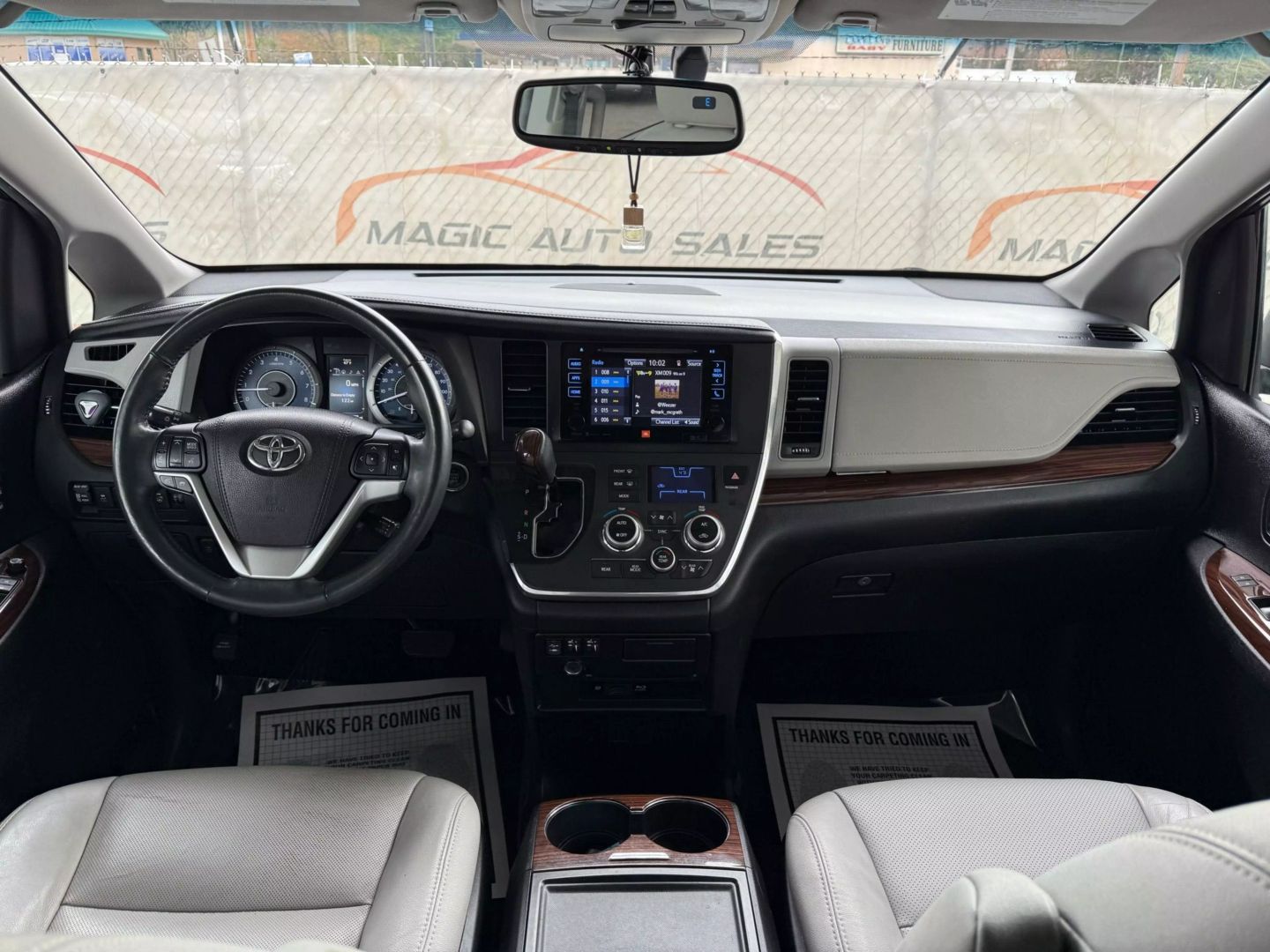 2017 Toyota Sienna - Image 26