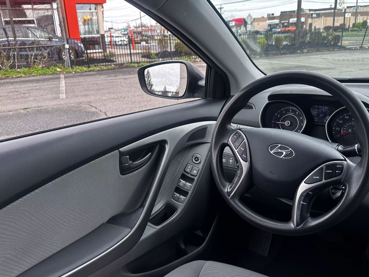 2013 Hyundai Elantra - Image 20