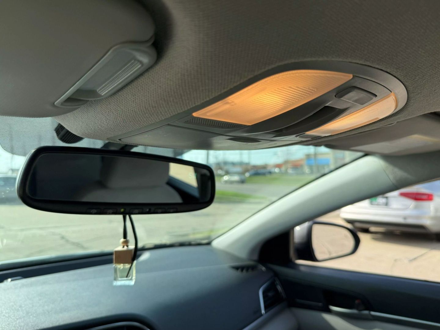 2018 Hyundai Elantra - Image 42