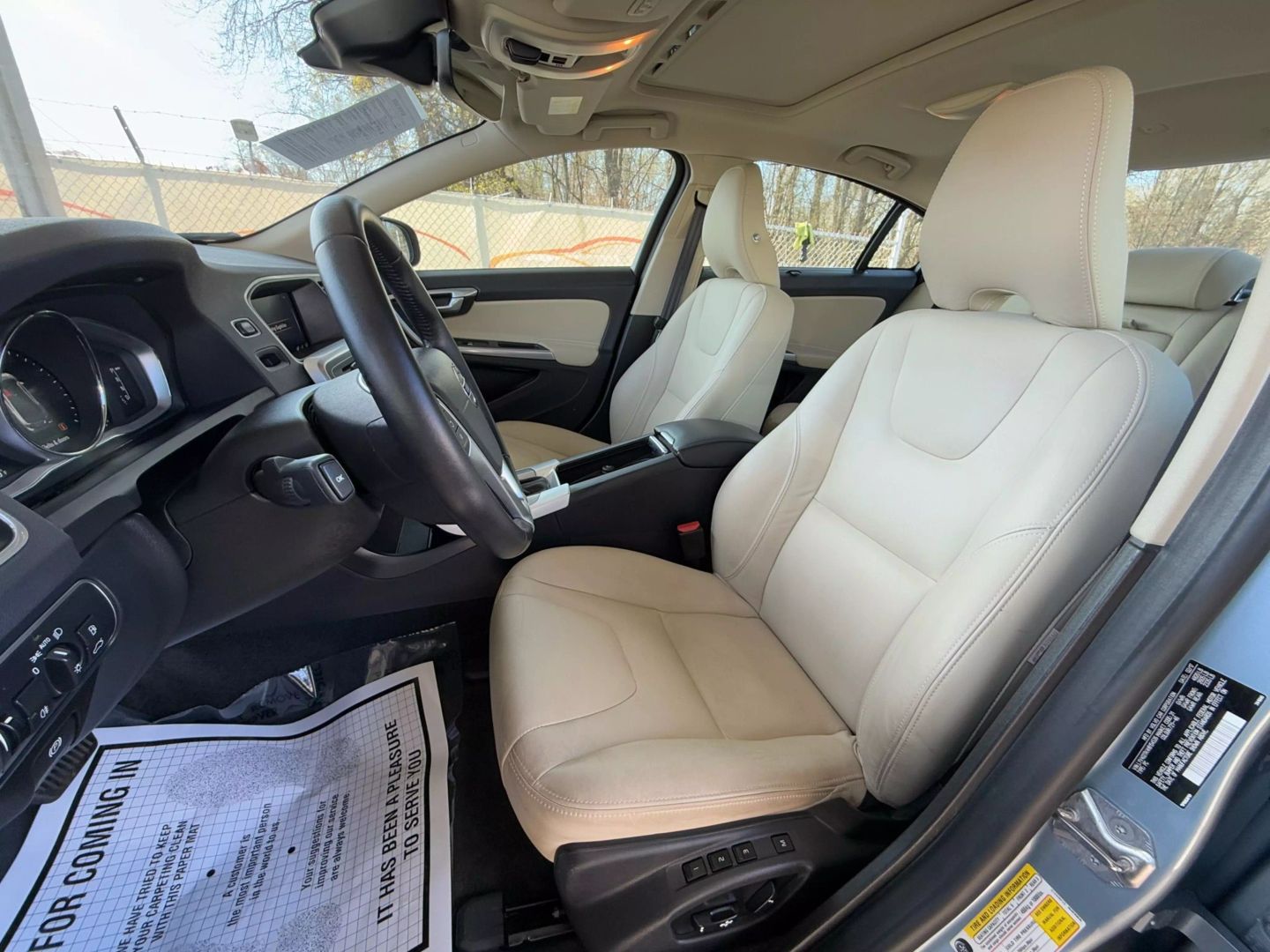 2017 Volvo S60 - Image 16