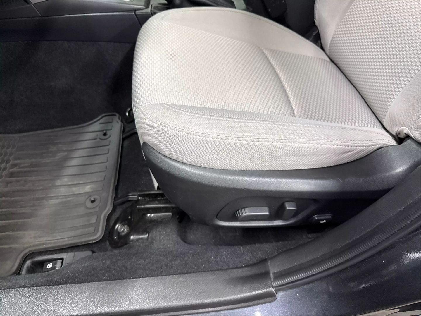 2018 Subaru Forester - Image 34