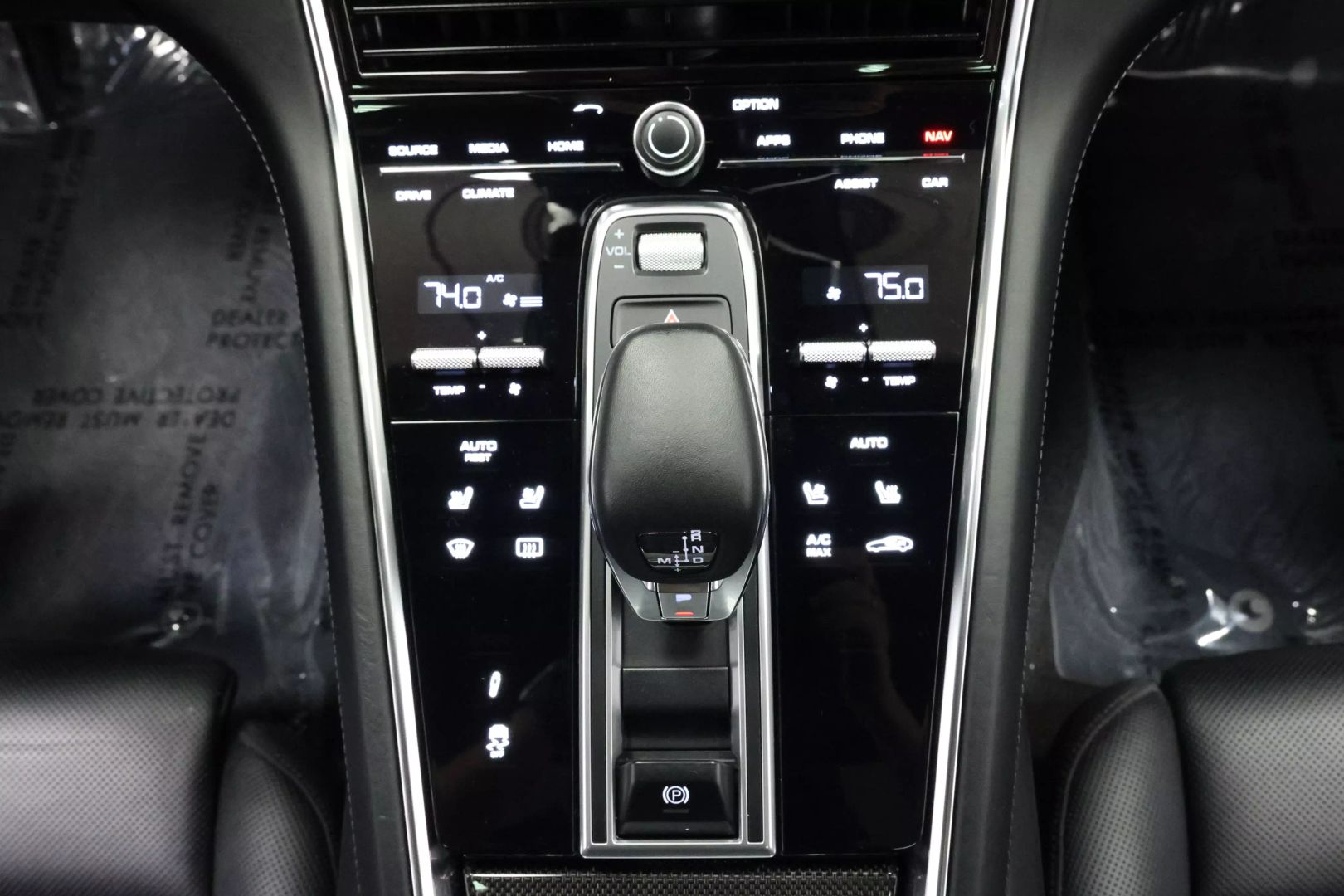 2017 Porsche Panamera - Image 48