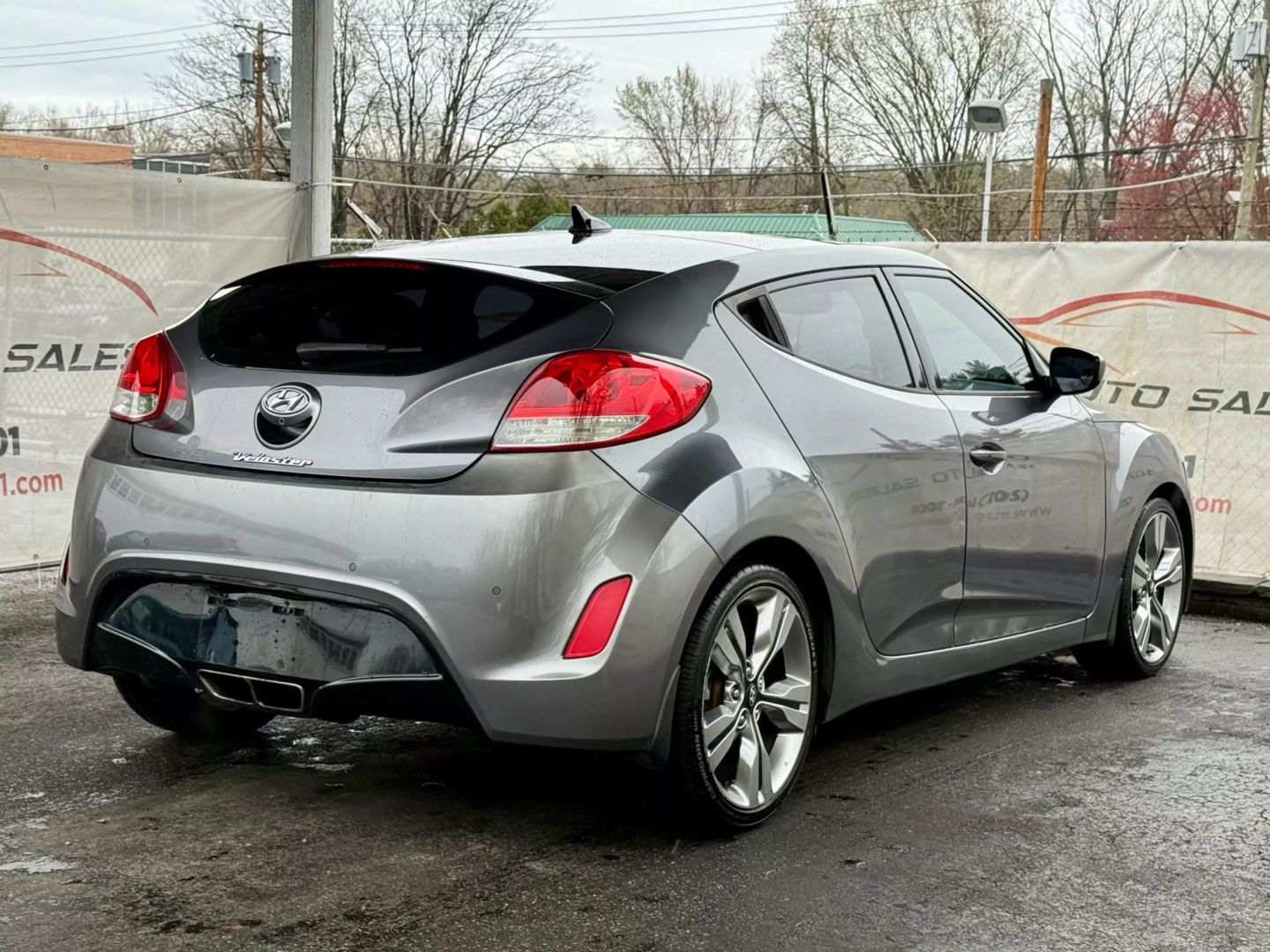 2013 Hyundai Veloster - Image 11