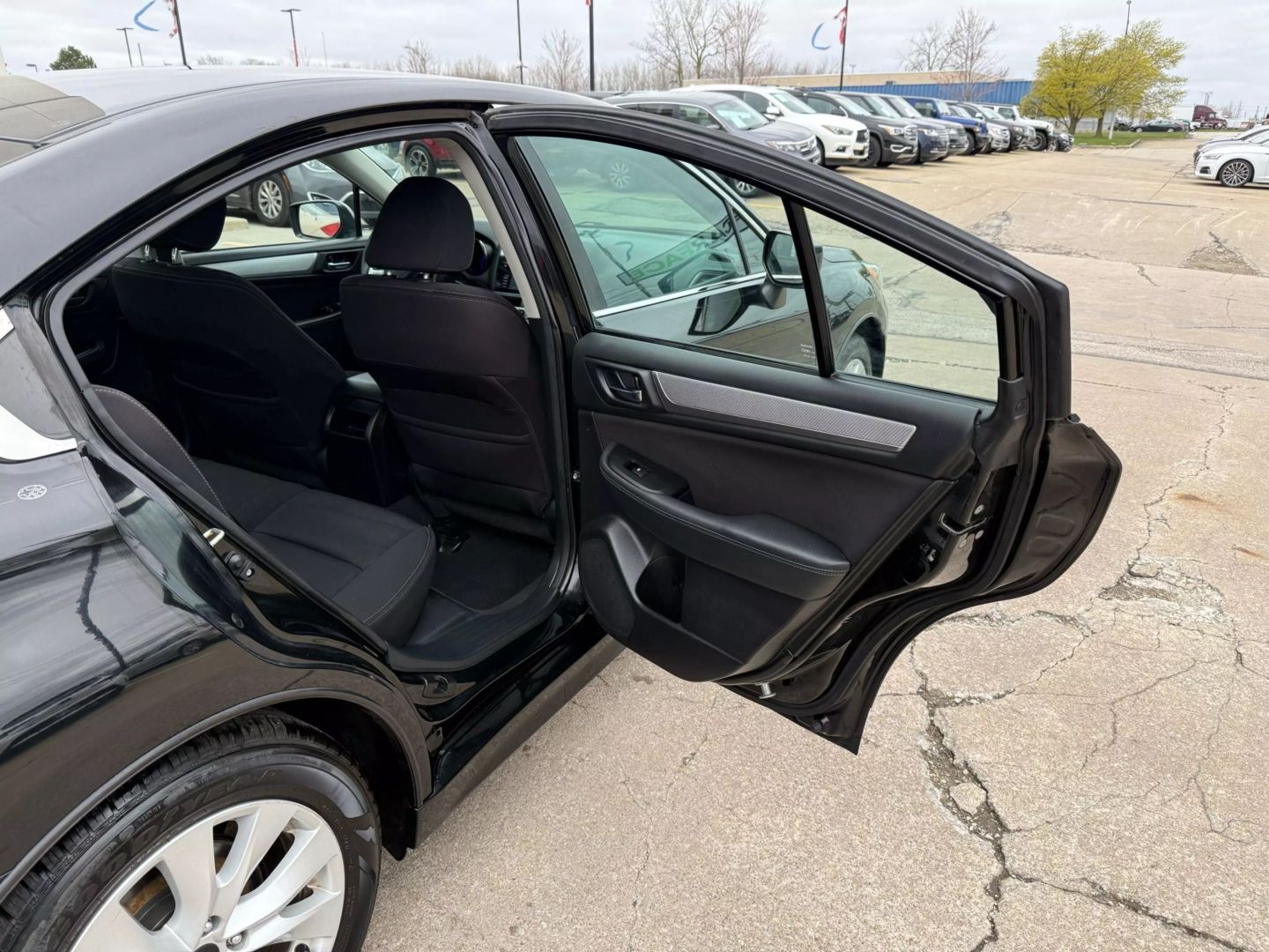 2017 Subaru Legacy - Image 20