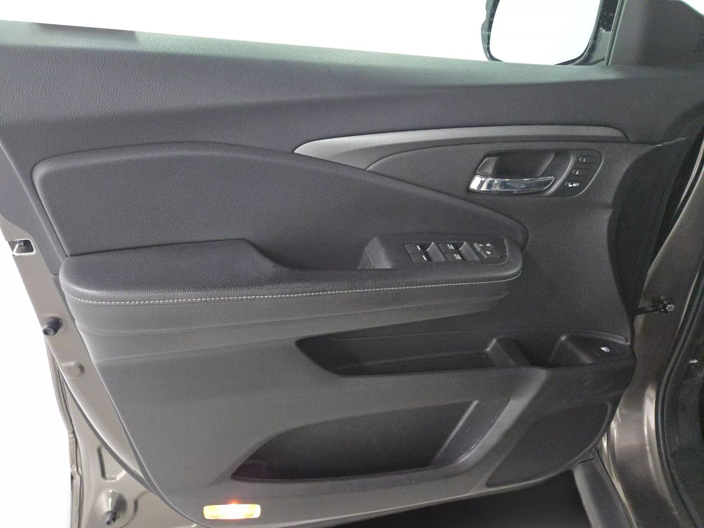 2022 Honda Ridgeline - Image 21