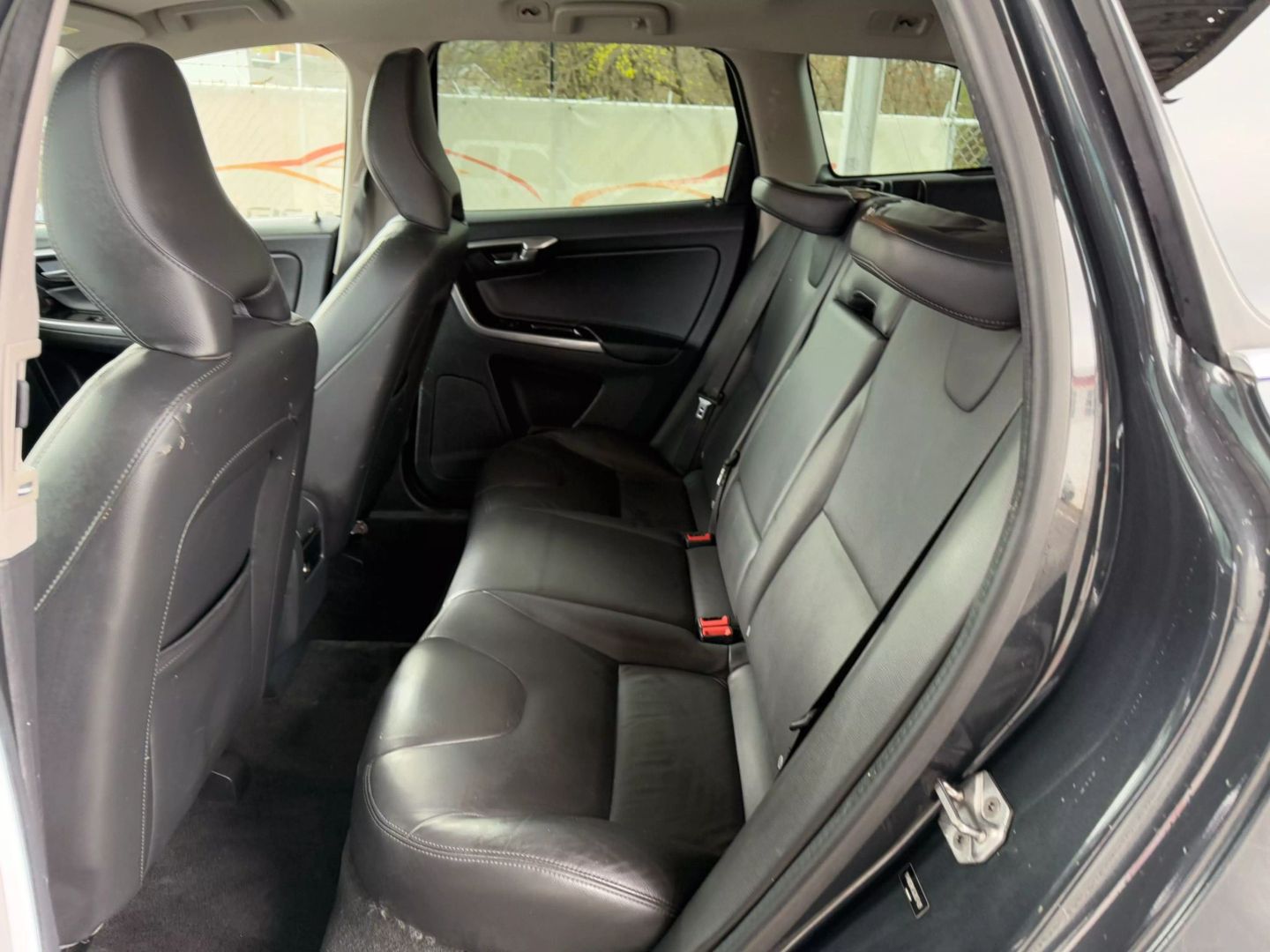 2016 Volvo Xc60 - Image 16