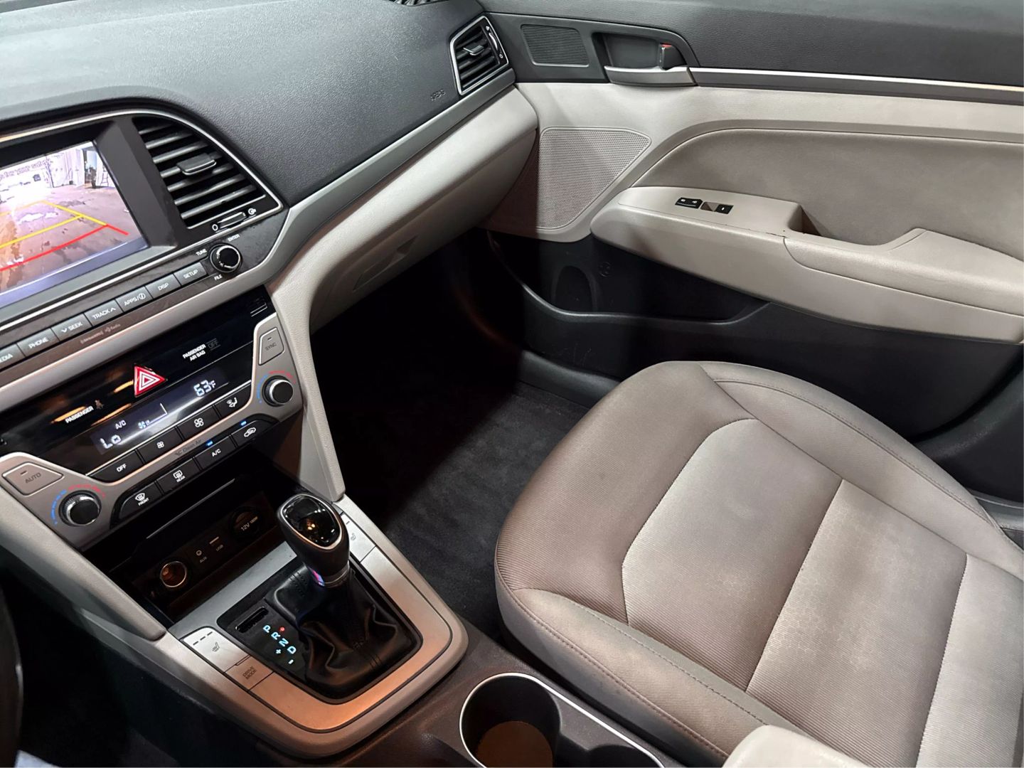 2018 Hyundai Elantra - Image 33