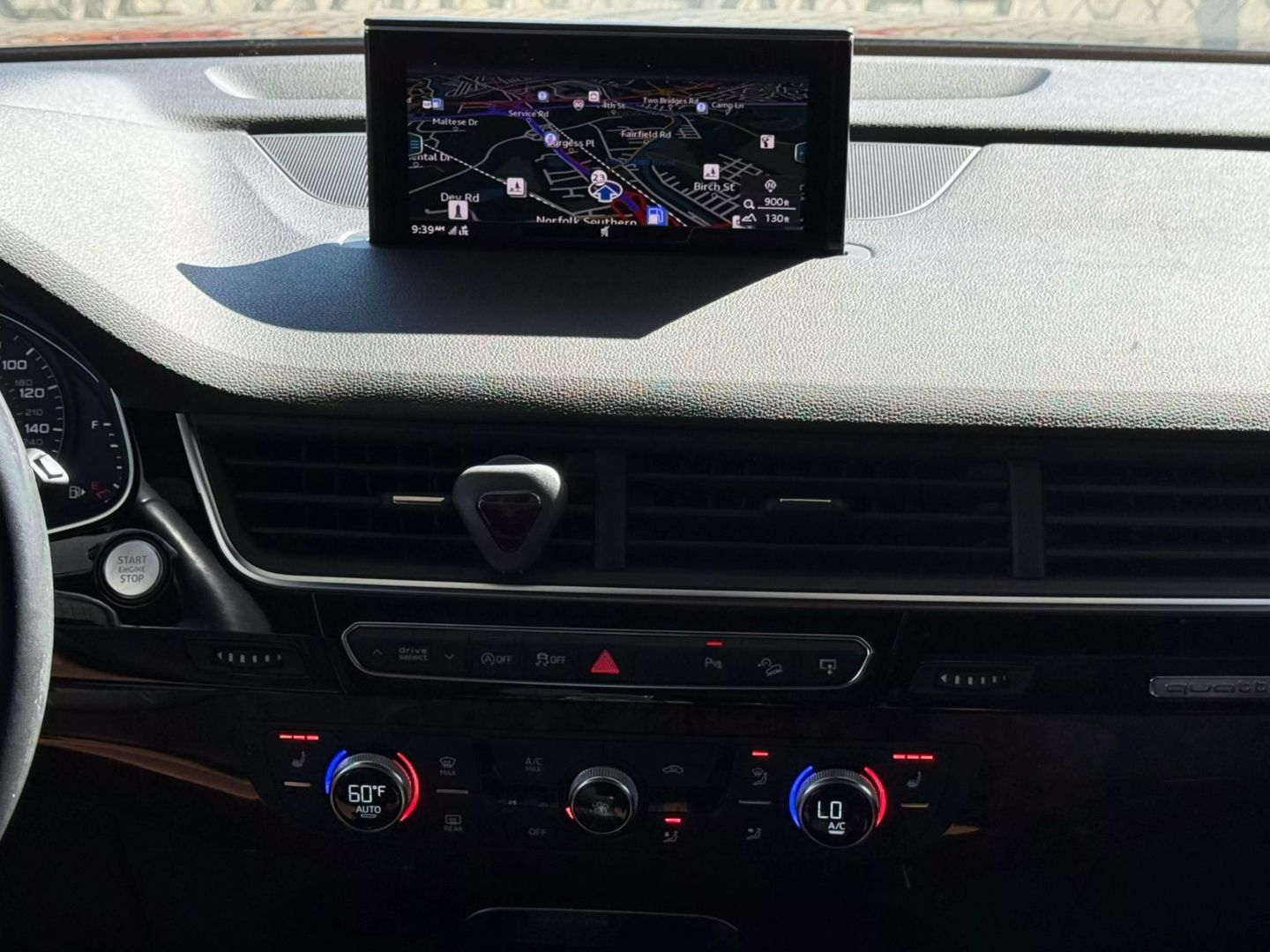2017 Audi Q7 - Image 30