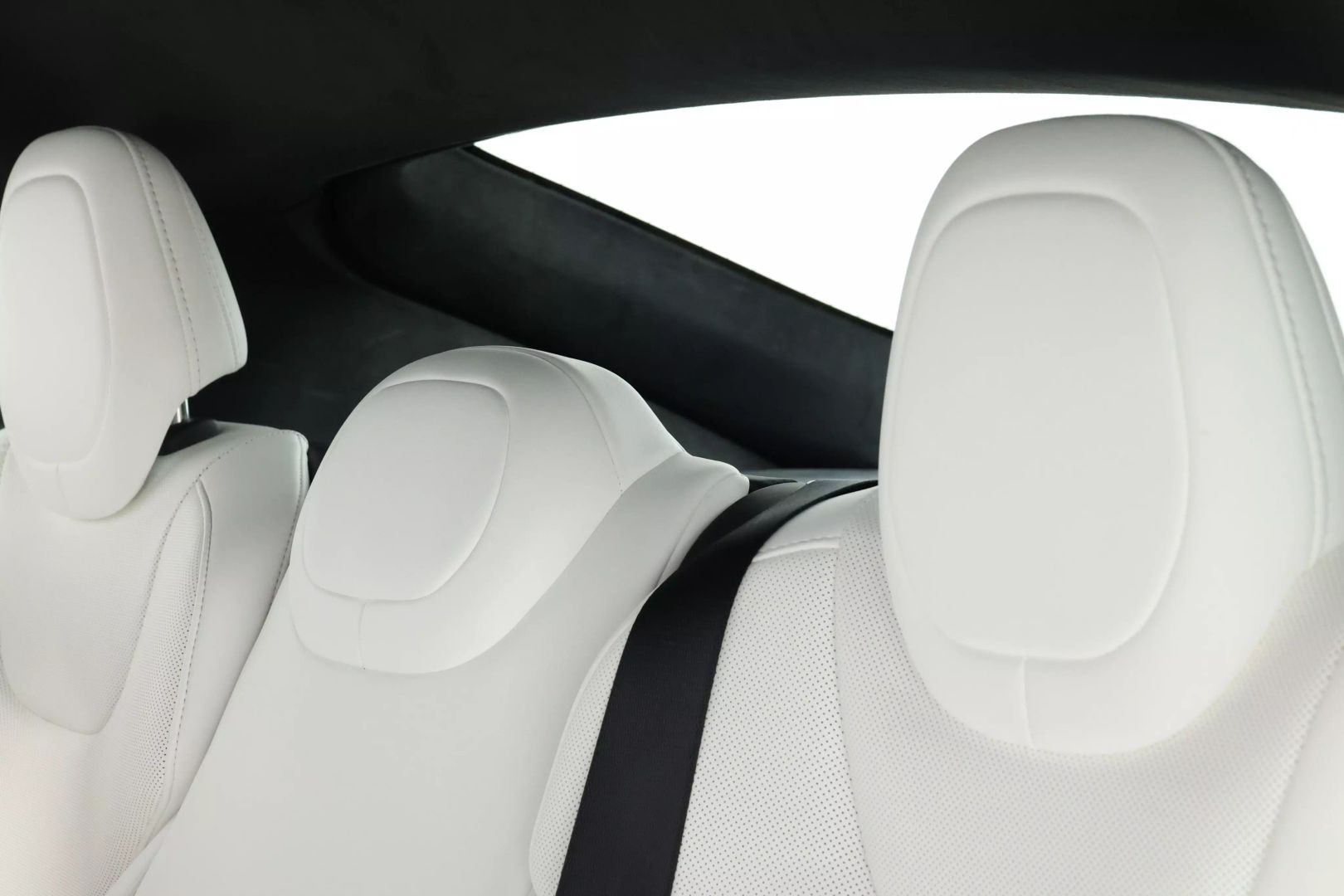 2022 Tesla Model S - Image 46