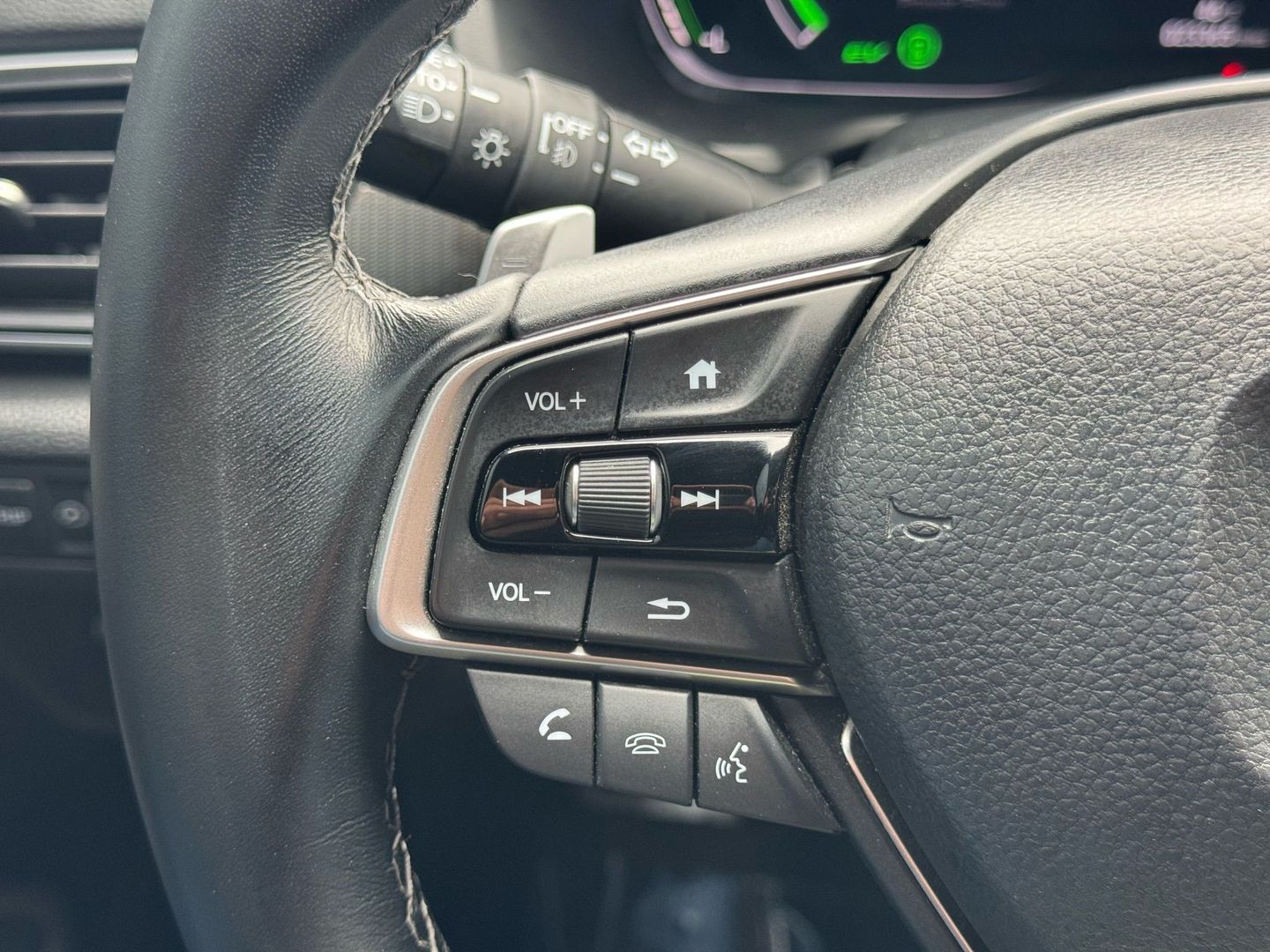 2022 Honda Accord Hybrid - Image 21