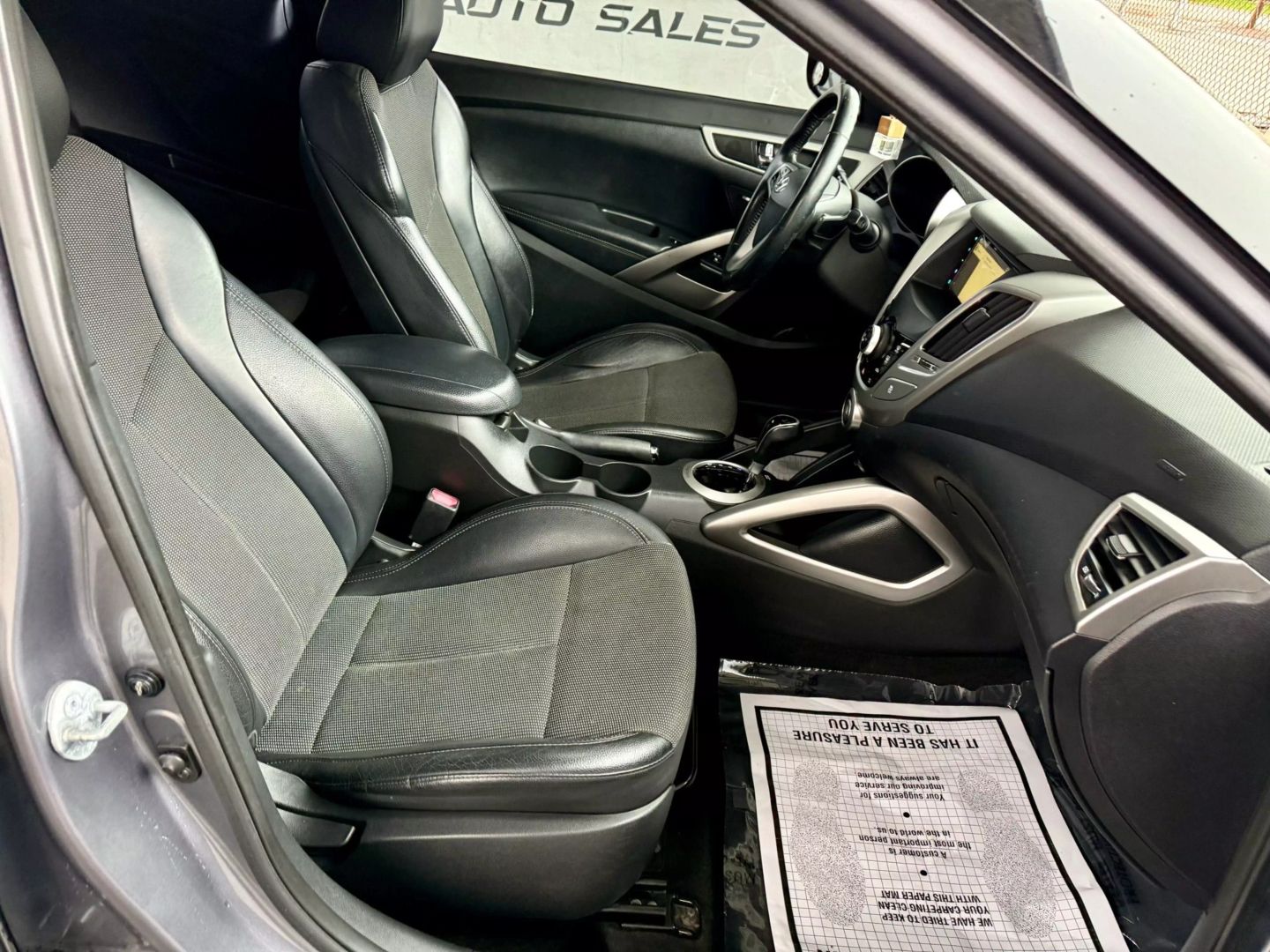 2013 Hyundai Veloster - Image 20
