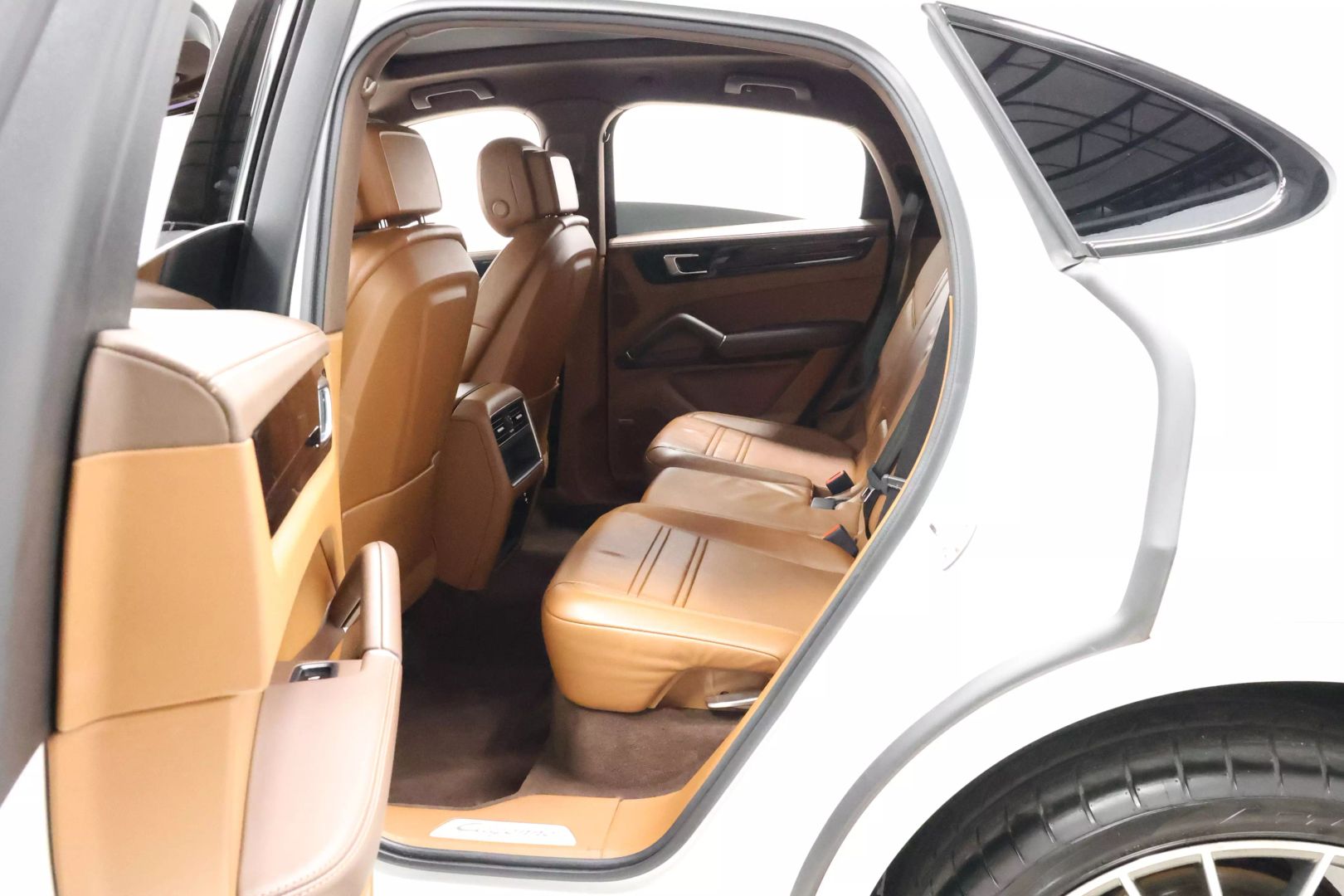 2021 Porsche Cayenne Coupe - Image 52