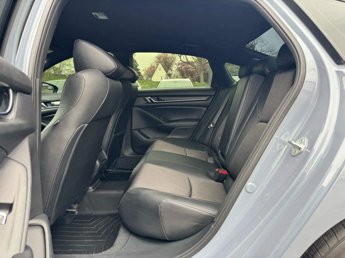 2022 Honda Accord Hybrid - Image 28