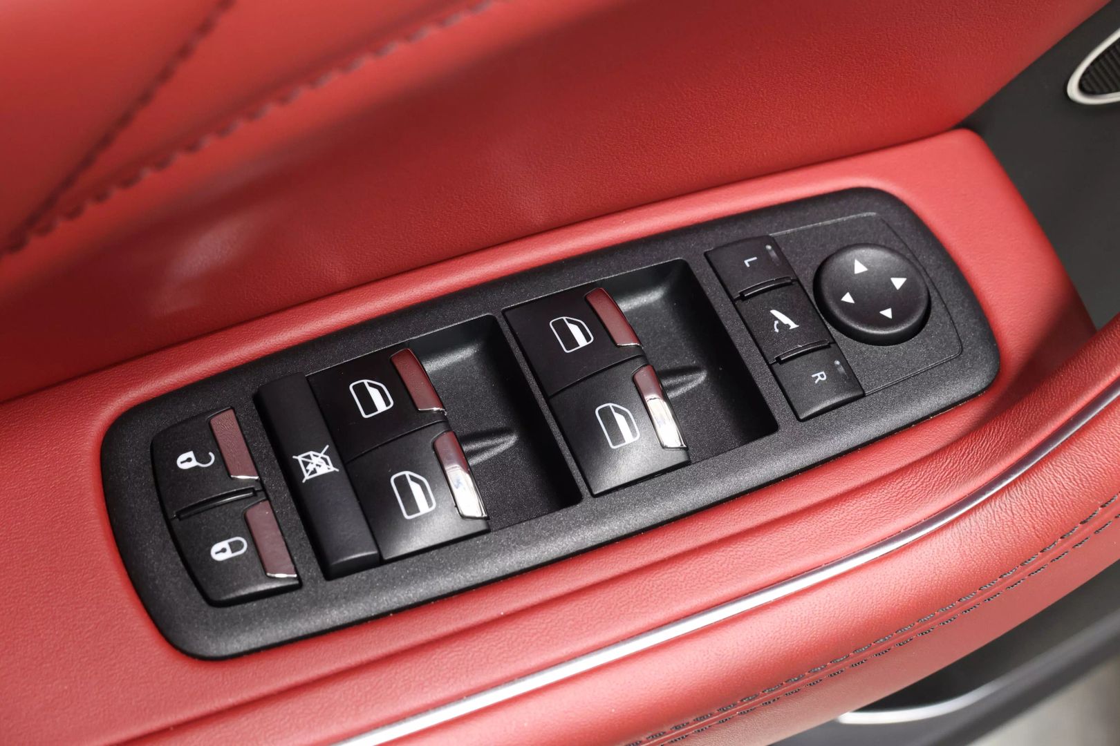 2022 Maserati Levante - Image 11