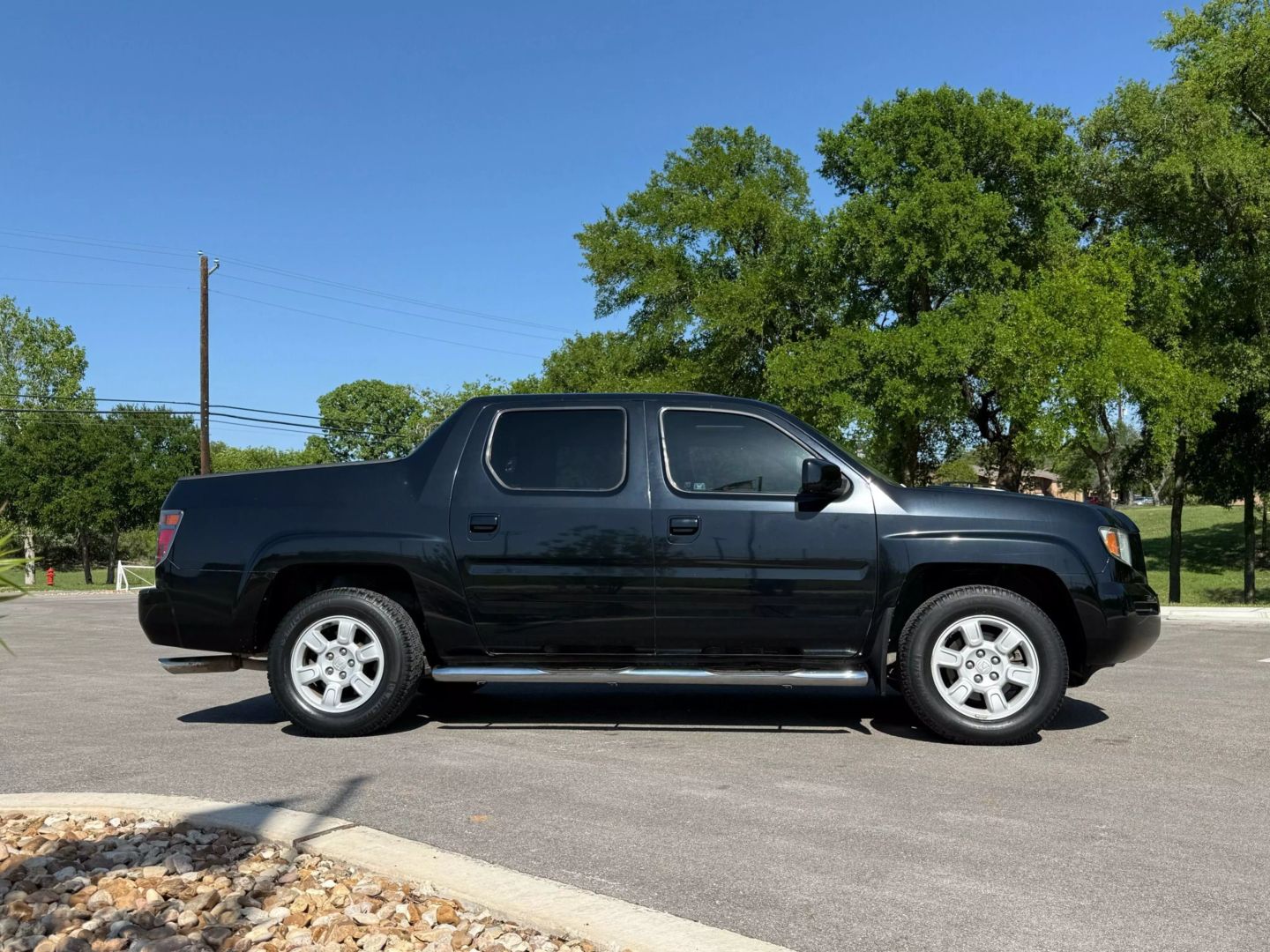 2006 Honda Ridgeline - Image 2