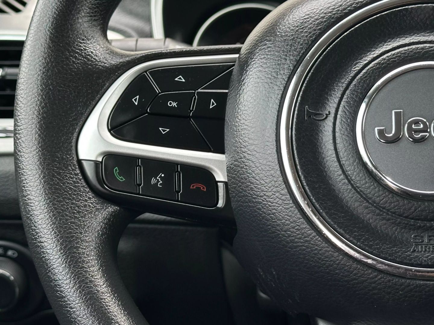 2019 Jeep Compass - Image 28