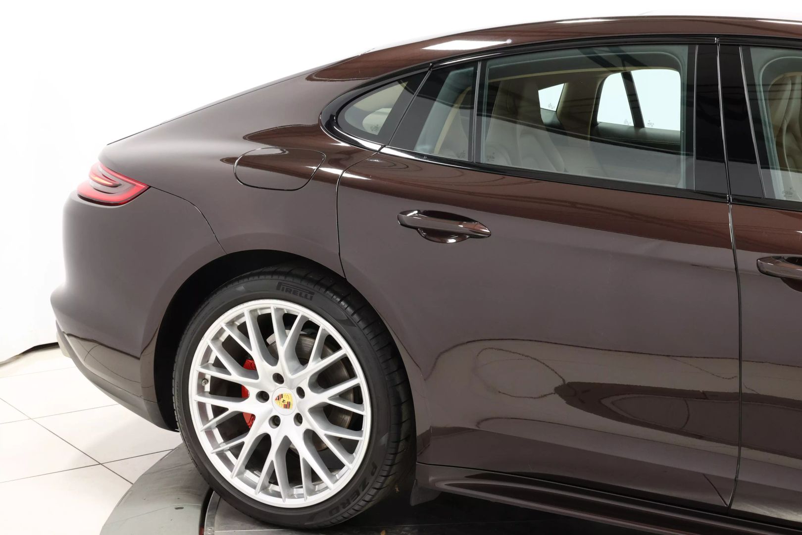 2017 Porsche Panamera - Image 65