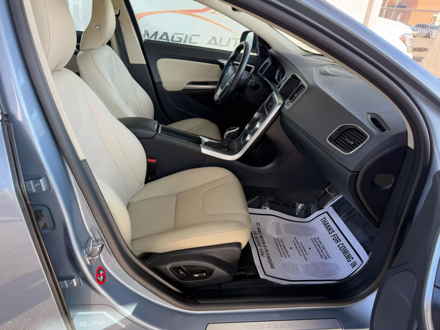 2017 Volvo S60 - Image 25