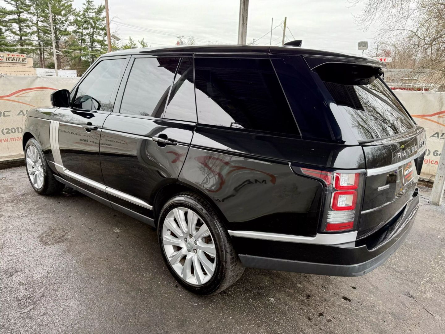 2017 Land Rover Range Rover - Image 13