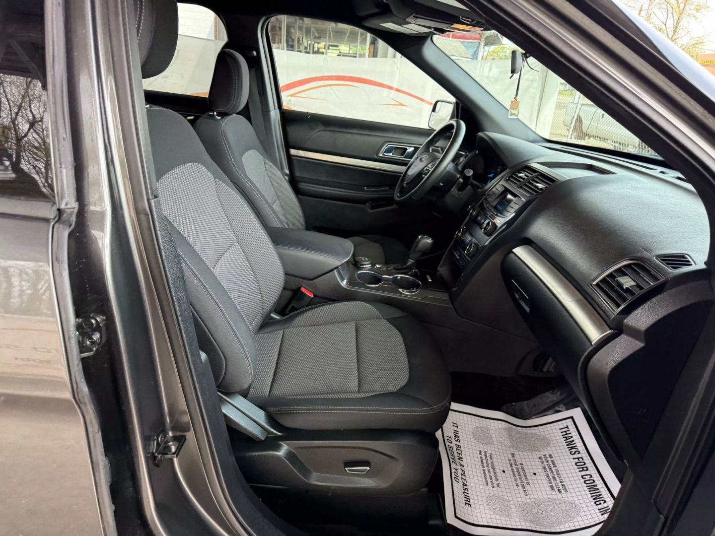 2018 Ford Explorer - Image 25