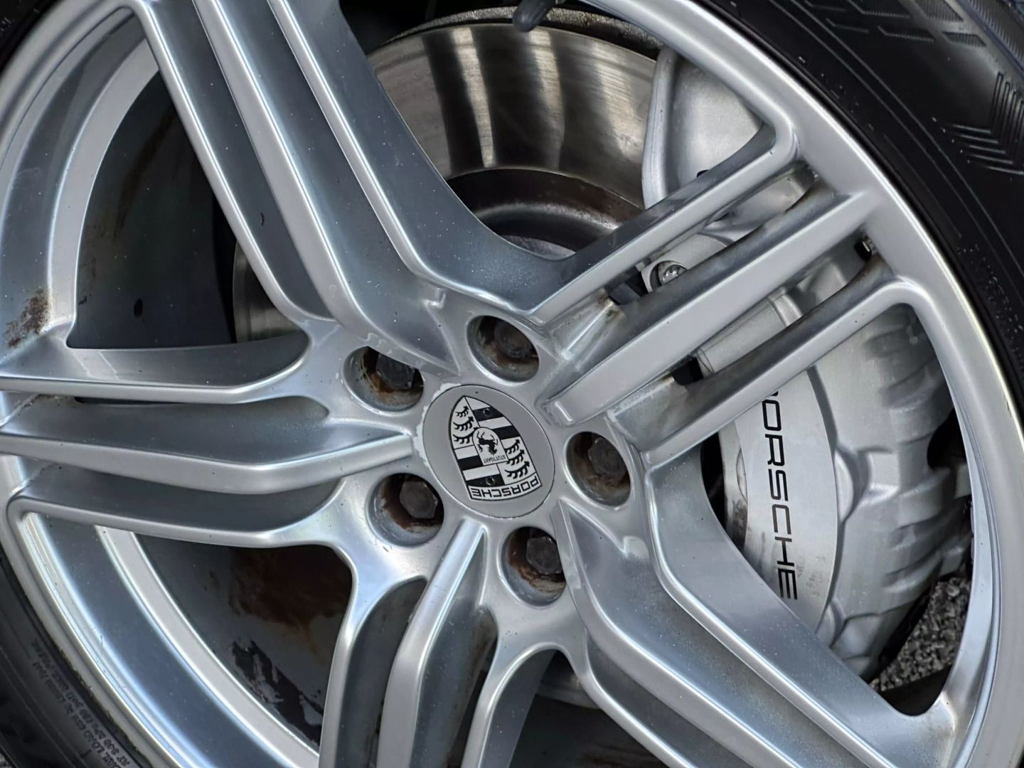 2015 Porsche Macan - Image 38