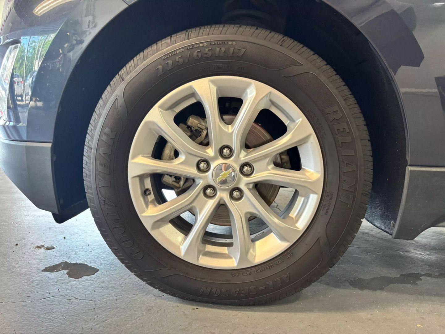 2019 Chevrolet Equinox Ls Sport Utility 4d - Image 23