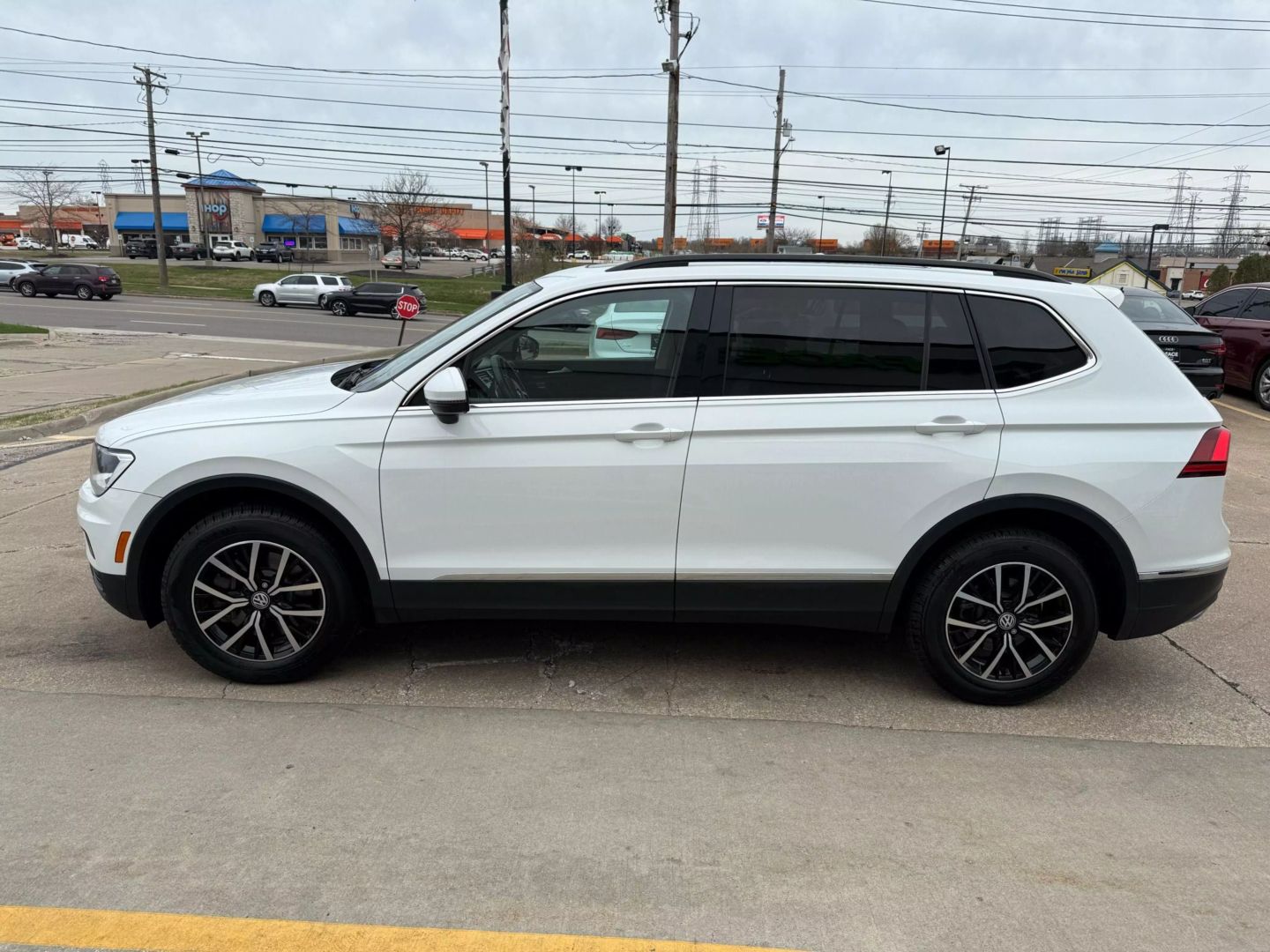 2021 Volkswagen Tiguan - Image 6