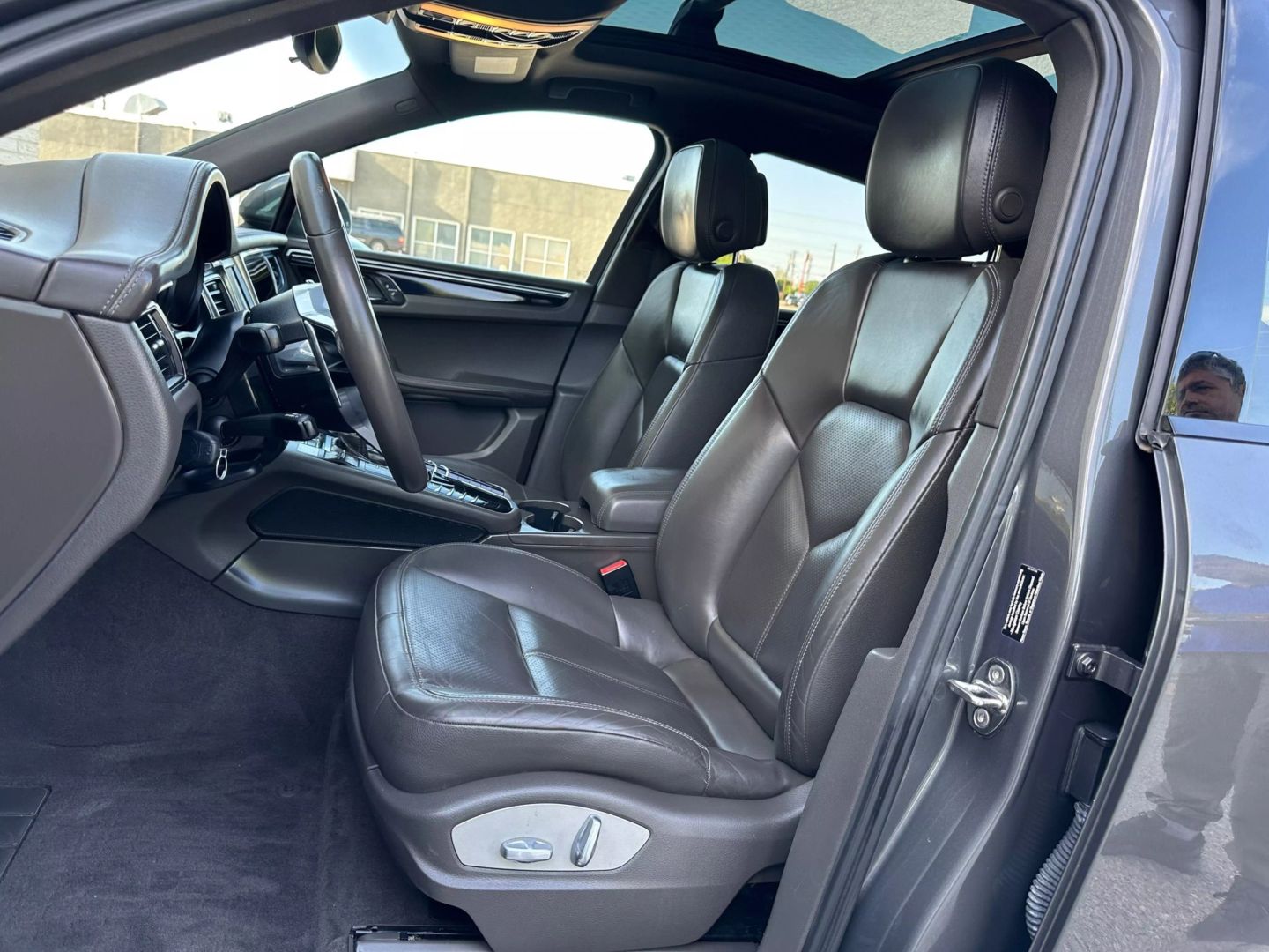 2015 Porsche Macan - Image 11
