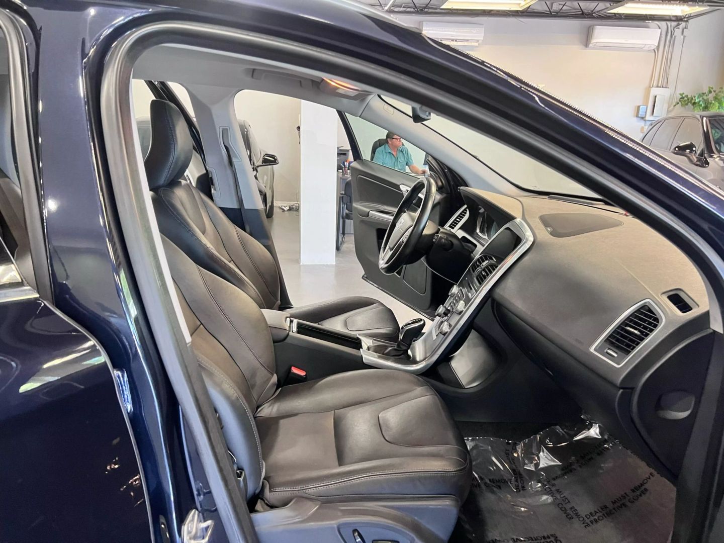 2016 Volvo Xc60 T5 Platinum Sport Utility 4d - Image 15