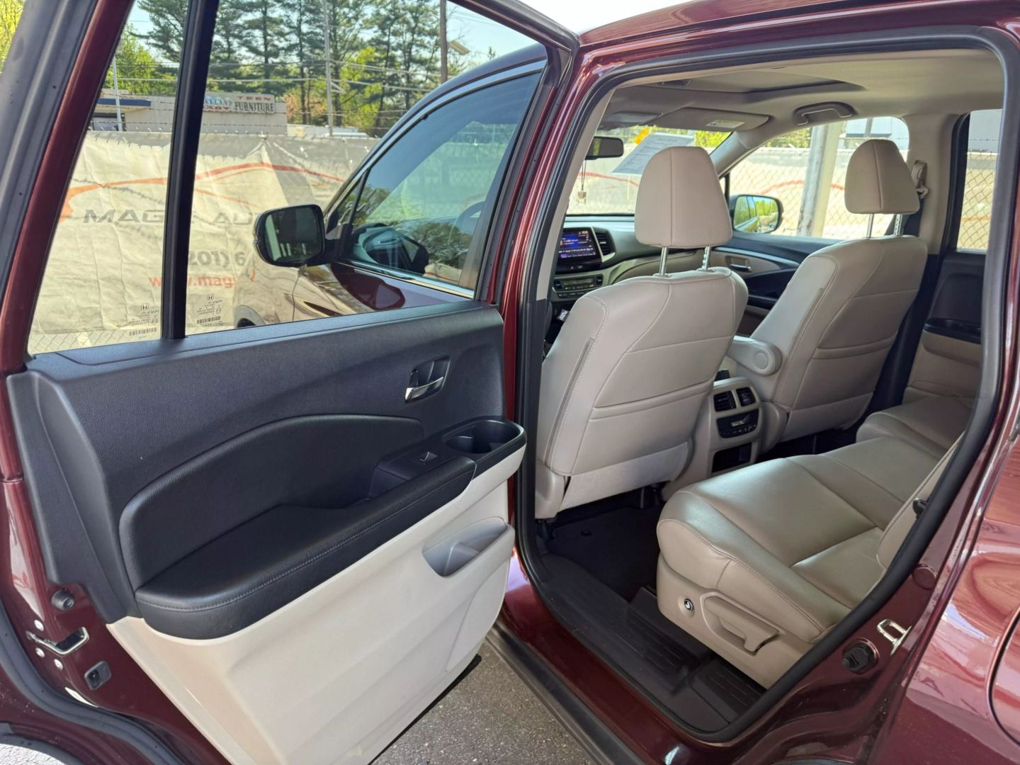 2018 Honda Pilot - Image 17