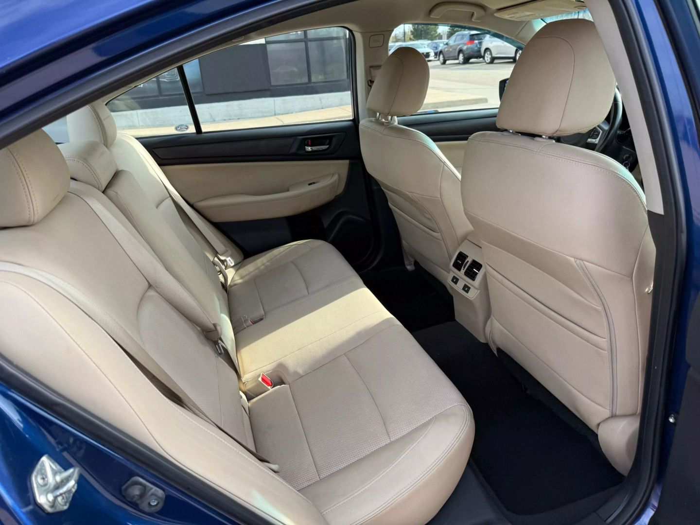 2015 Subaru Legacy - Image 22