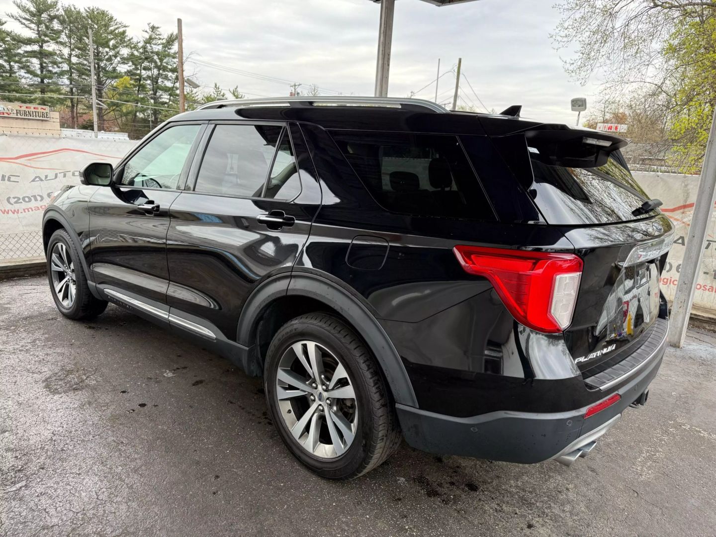 2020 Ford Explorer - Image 12