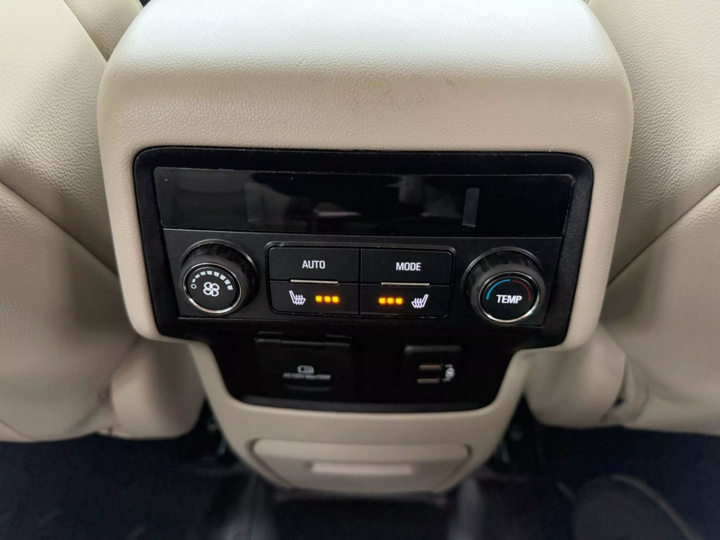 2017 Gmc Acadia - Image 29