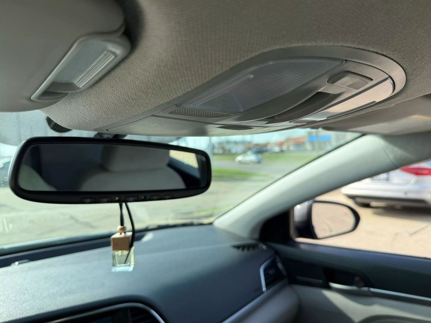 2018 Hyundai Elantra - Image 41