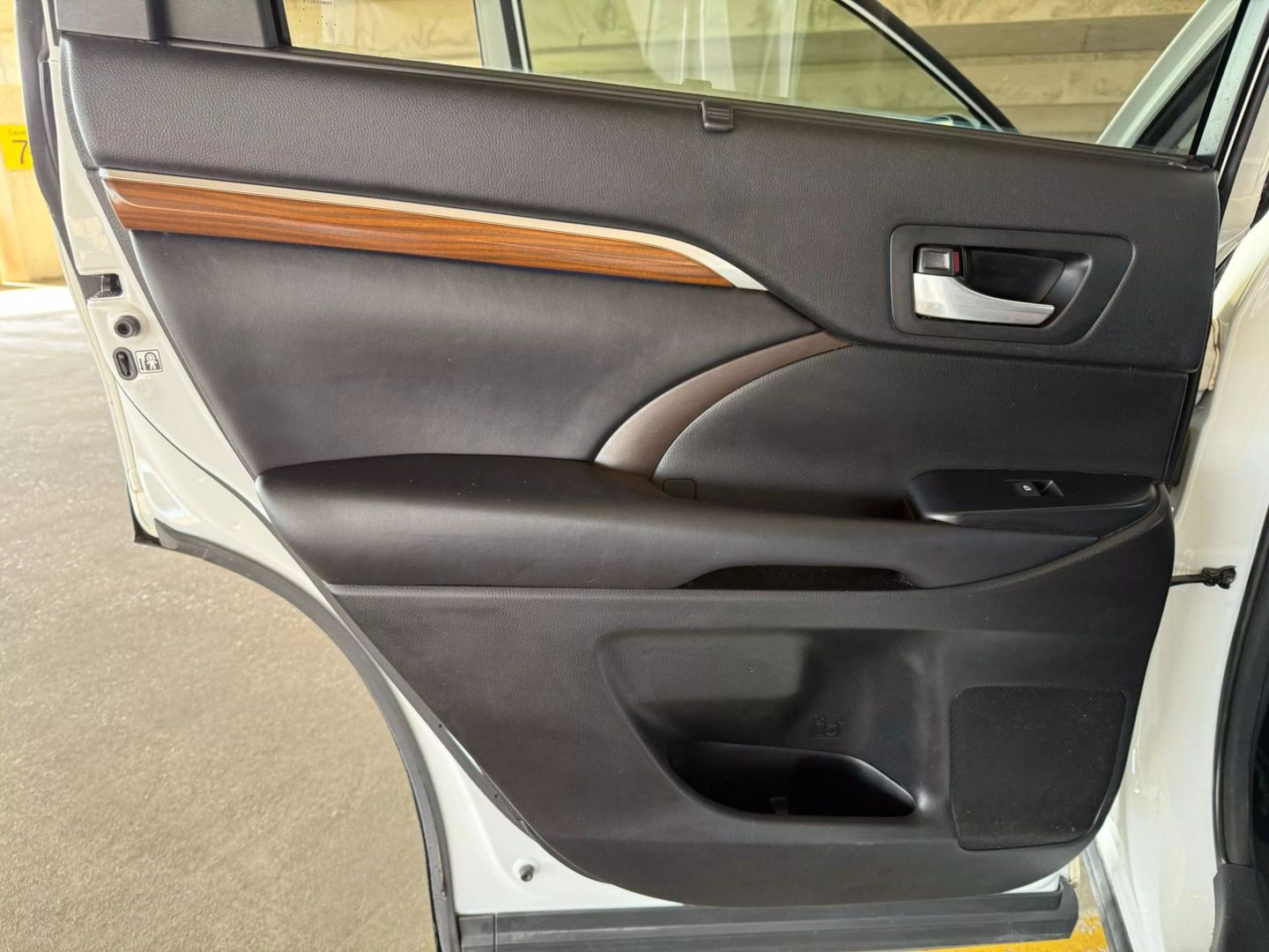 2018 Toyota Highlander - Image 18