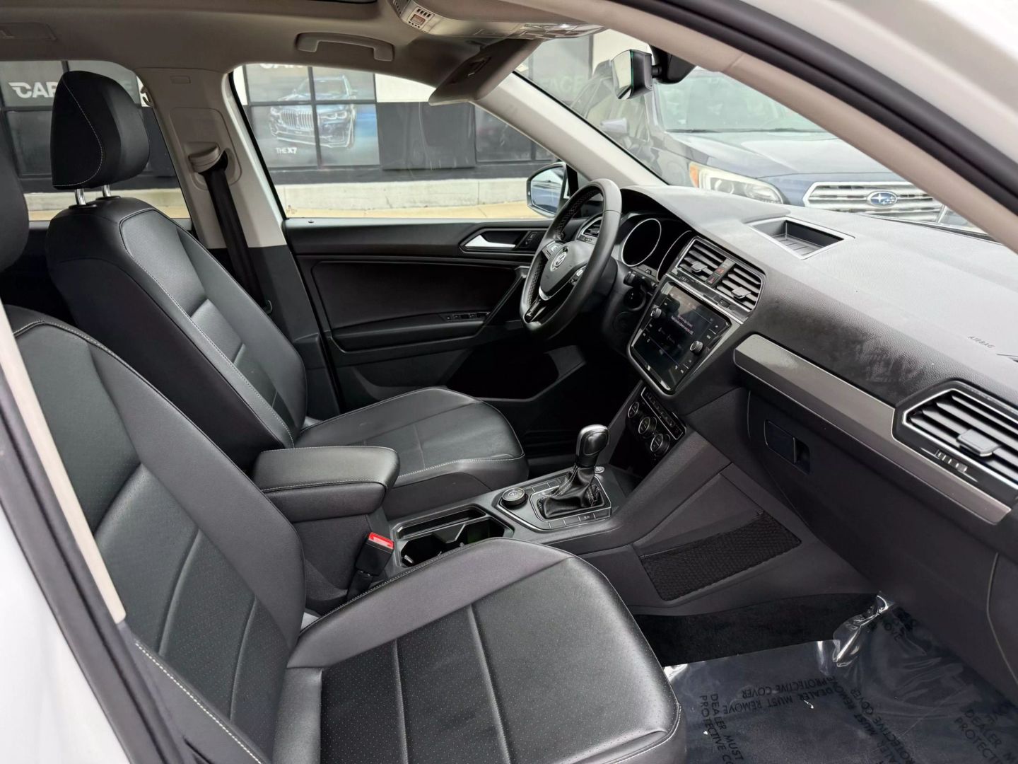 2021 Volkswagen Tiguan - Image 24