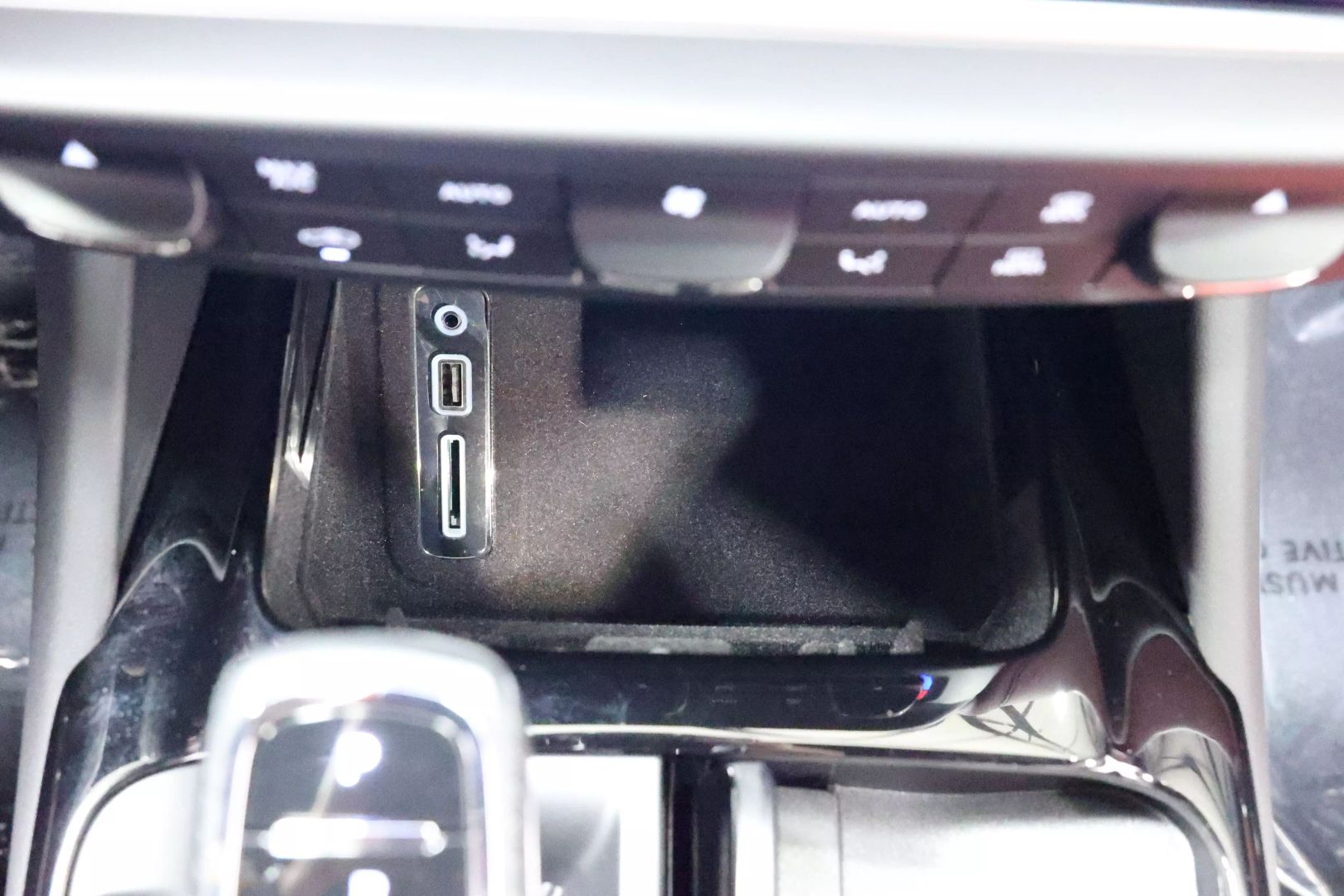 2022 Maserati Levante - Image 39