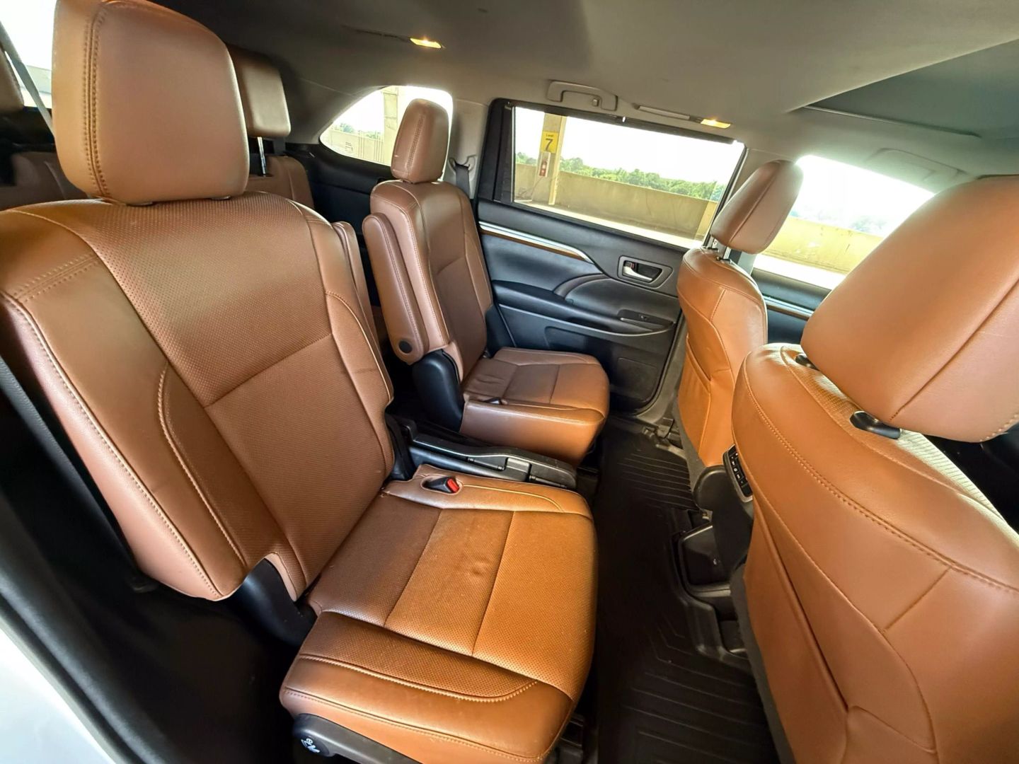 2018 Toyota Highlander - Image 24