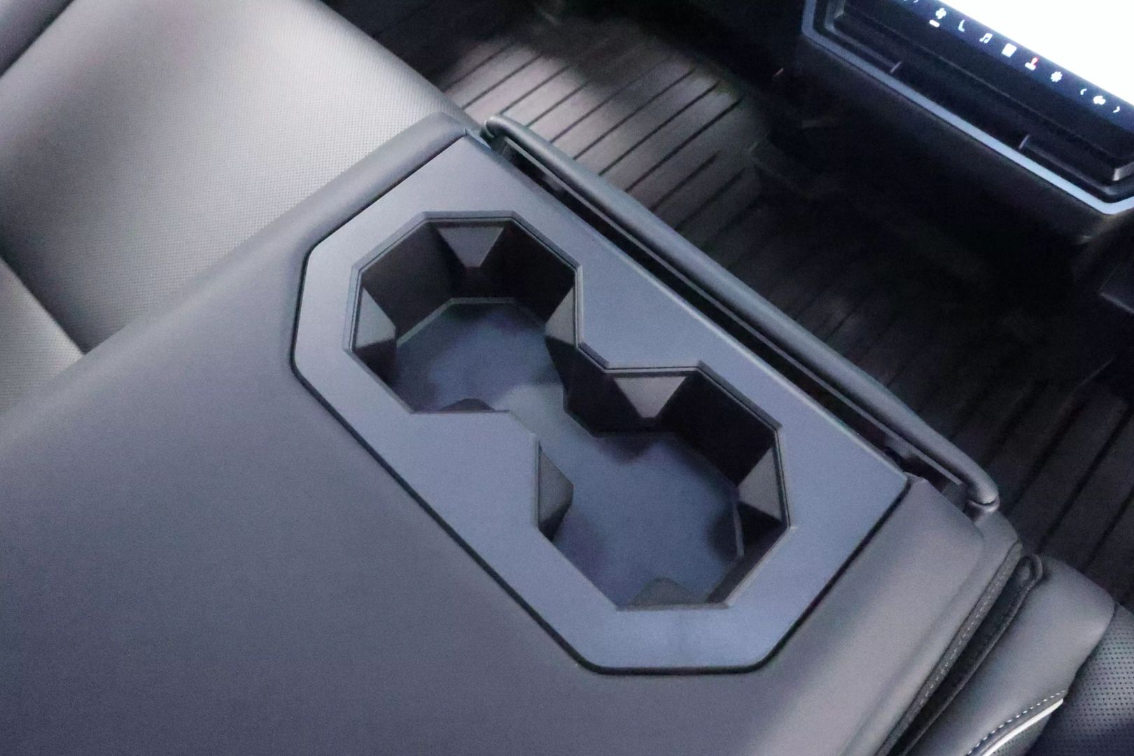 2024 Tesla Cybertruck - Image 100